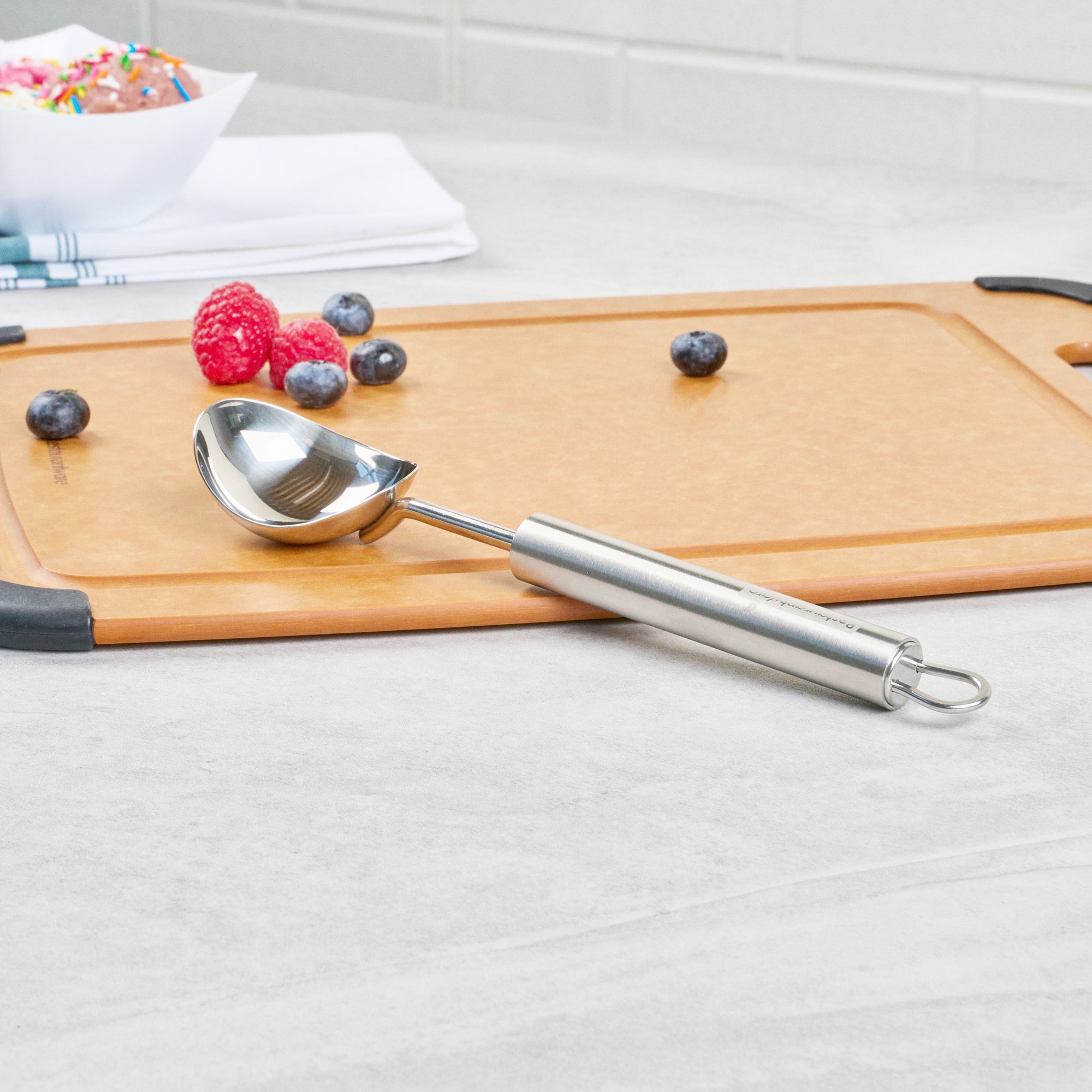 German Standard Stainless Steel Ice Cream Scoop - 8 3/4'' x 1 3/4'' - 1 count box