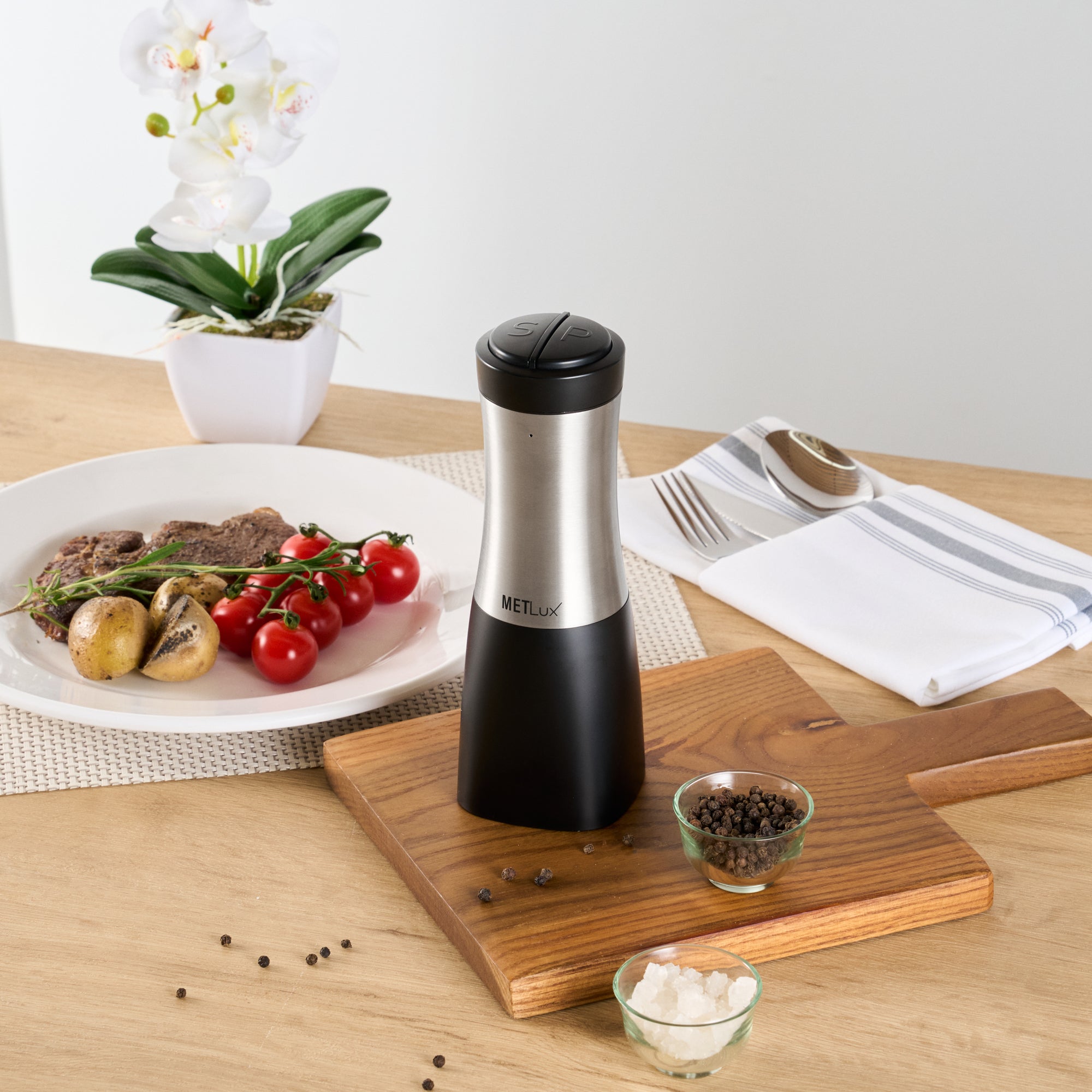 Met Lux Black 2-in-1 Electric Salt and Pepper Grinder - Battery-Operated, with LED Light - 2 3/4'' x 2 3/4'' x 7 3/4'' - 1 count box