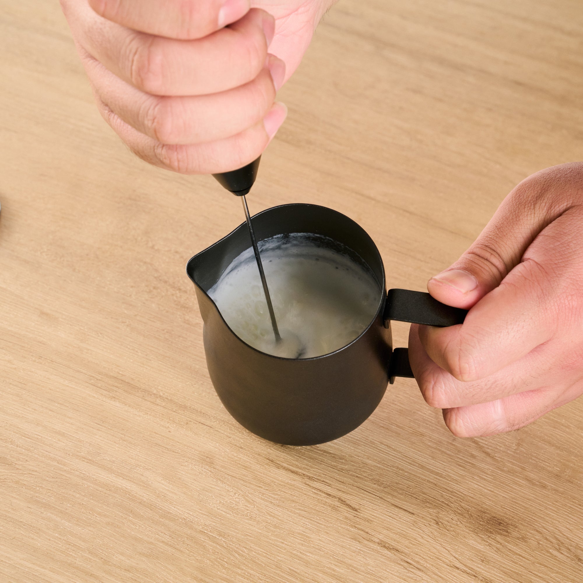 Restpresso Black Electric Handheld Milk Frother - Battery-Operated, with Stand - 1'' x 1 1/2'' x 8 1/2'' - 1 count box