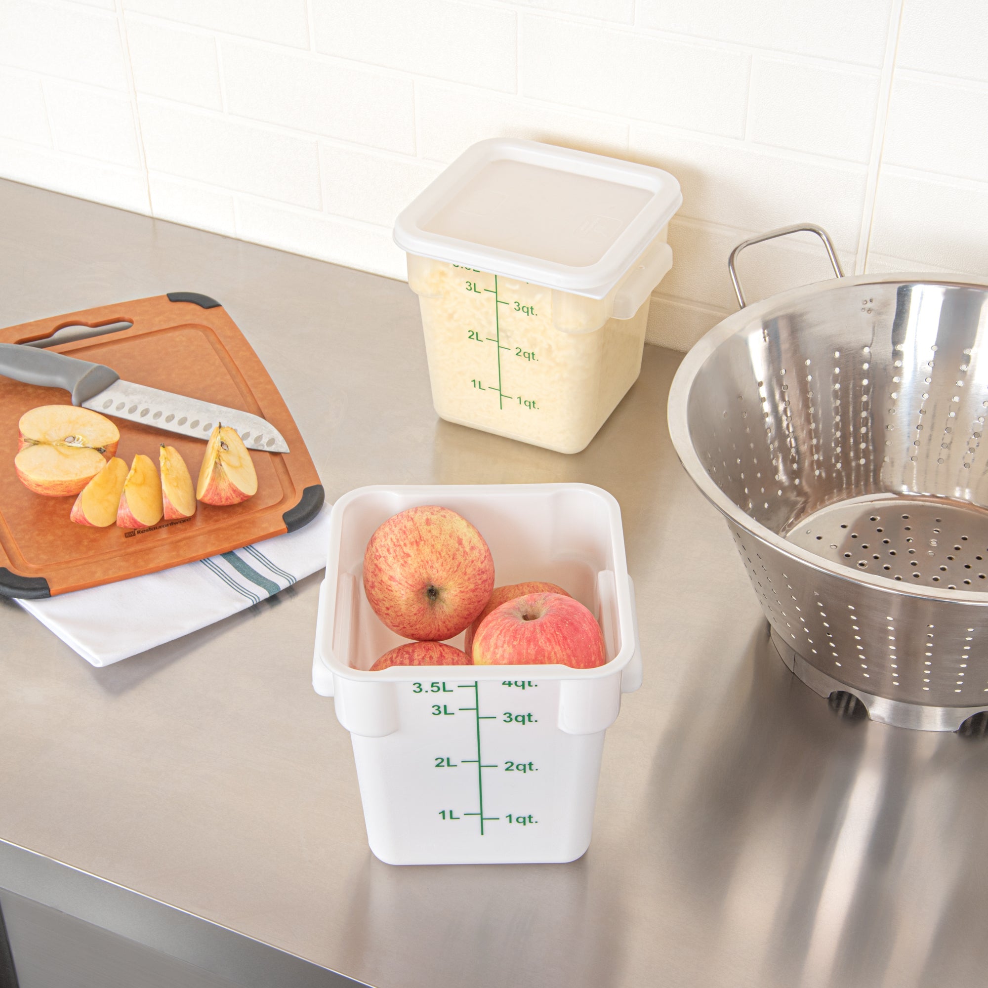 Met Lux 4 qt Square White Plastic Food Storage Container - with Green Volume Markers - 7" x 7" x 7 1/2" - 1 count box