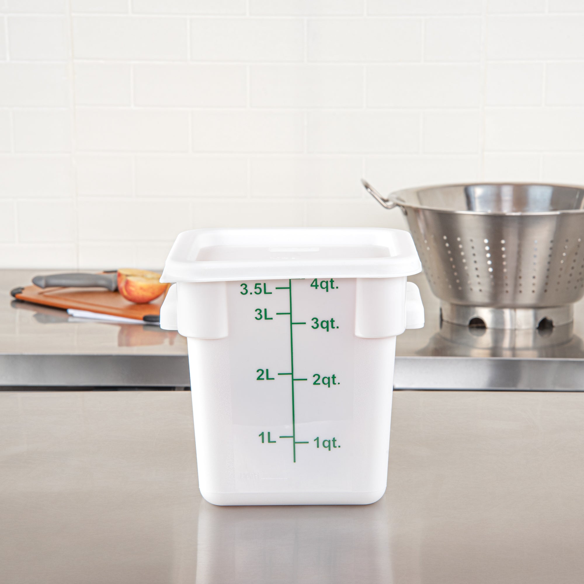 Met Lux Square White Plastic Food Storage Container Lid - Fits 2 and 4 qt - 10 count box