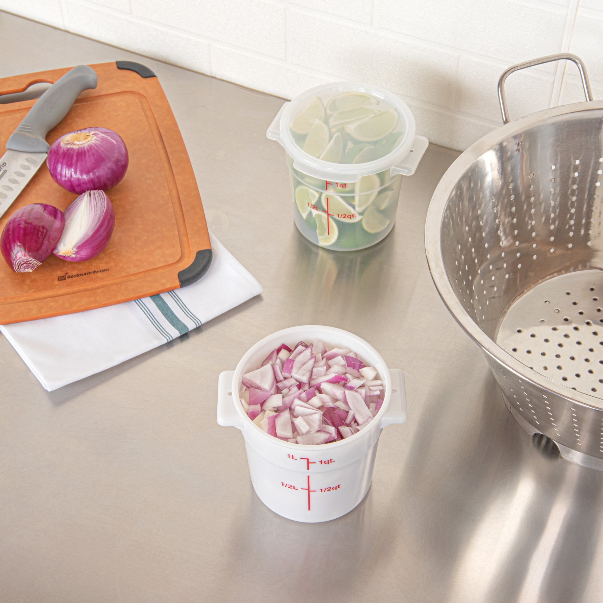 Met Lux 1 qt Round White Plastic Food Storage Container - with Red Volume Markers - 5" x 5" x 5" - 1 count box