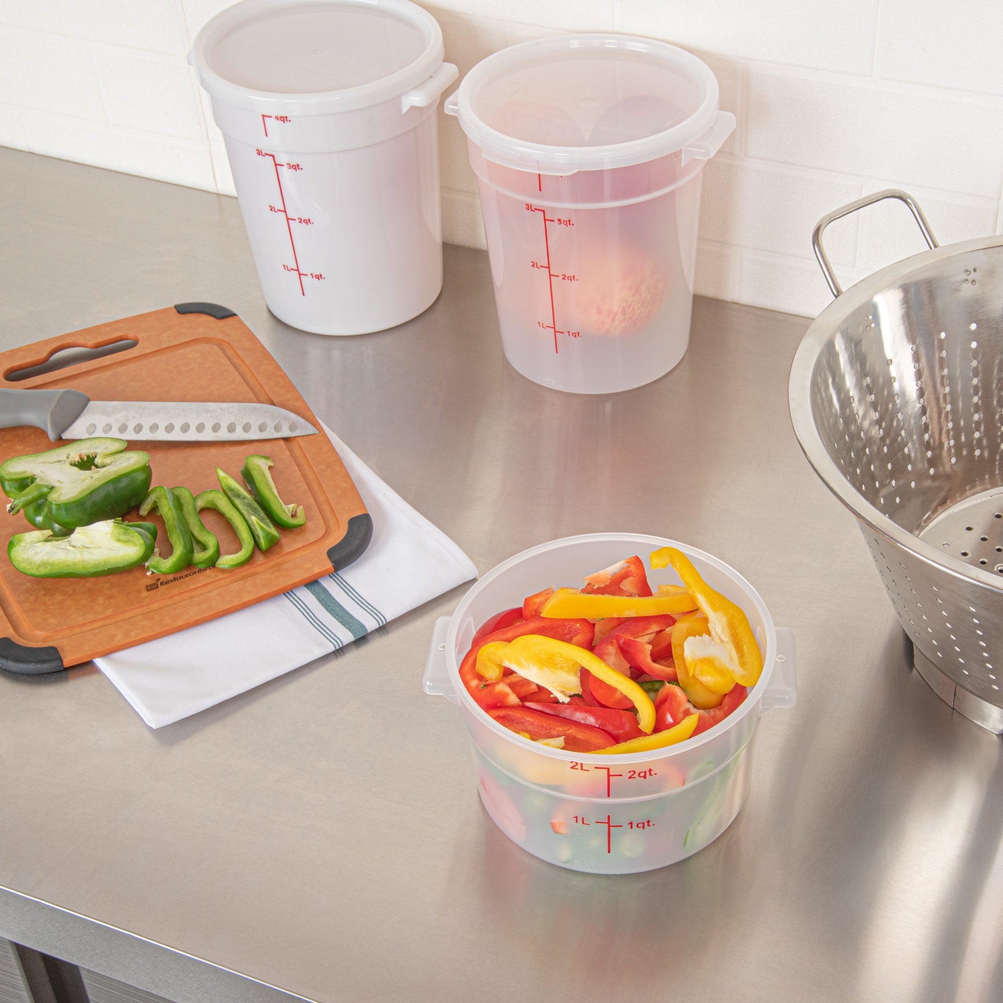 Met Lux 2 qt Round Translucent Plastic Food Storage Container - with Red Volume Markers - 7 1/4" x 7 1/4" x 4 1/4" - 1 count box