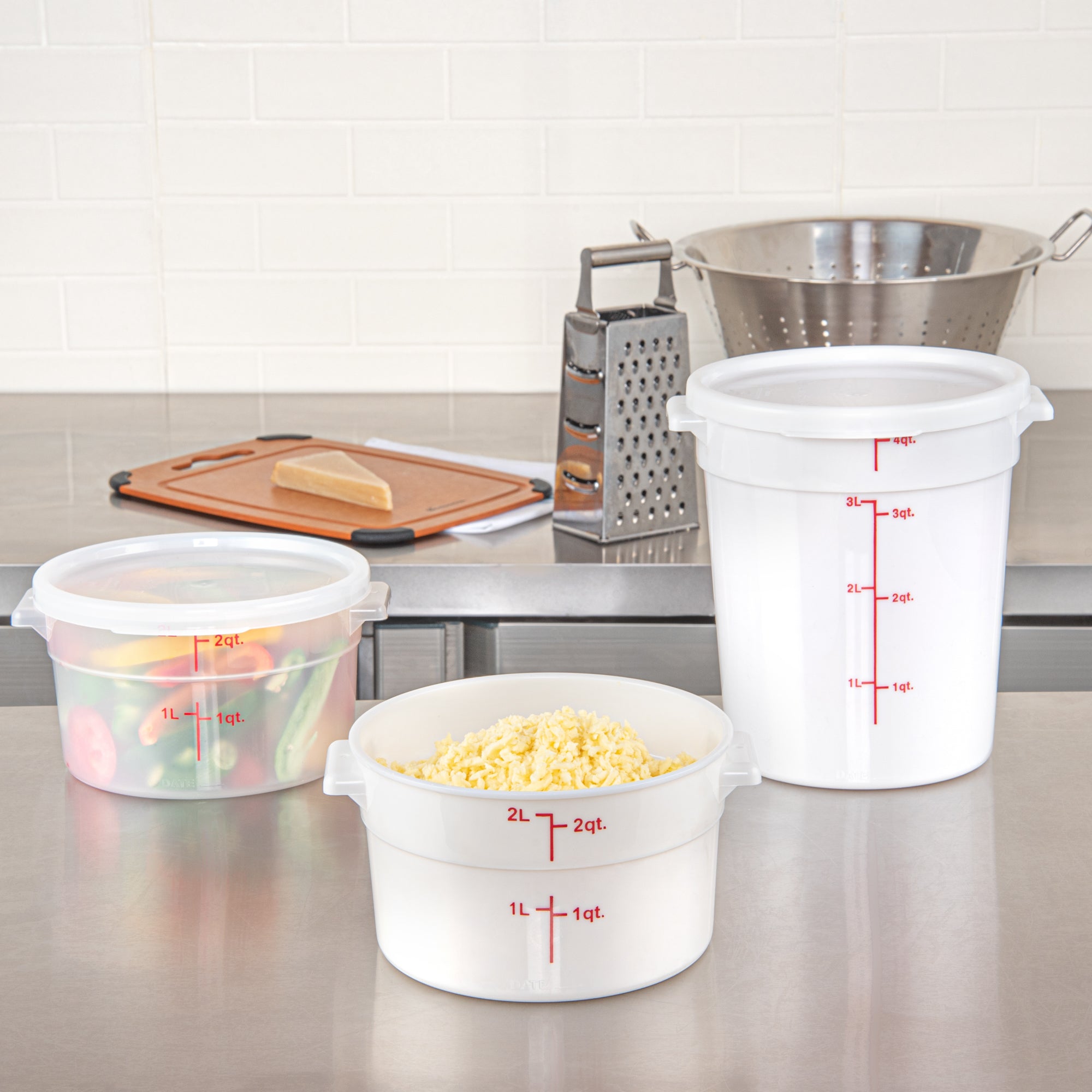 Met Lux 2 qt Round White Plastic Food Storage Container - with Red Volume Markers - 7 1/4" x 7 1/4" x 4 1/4" - 1 count box