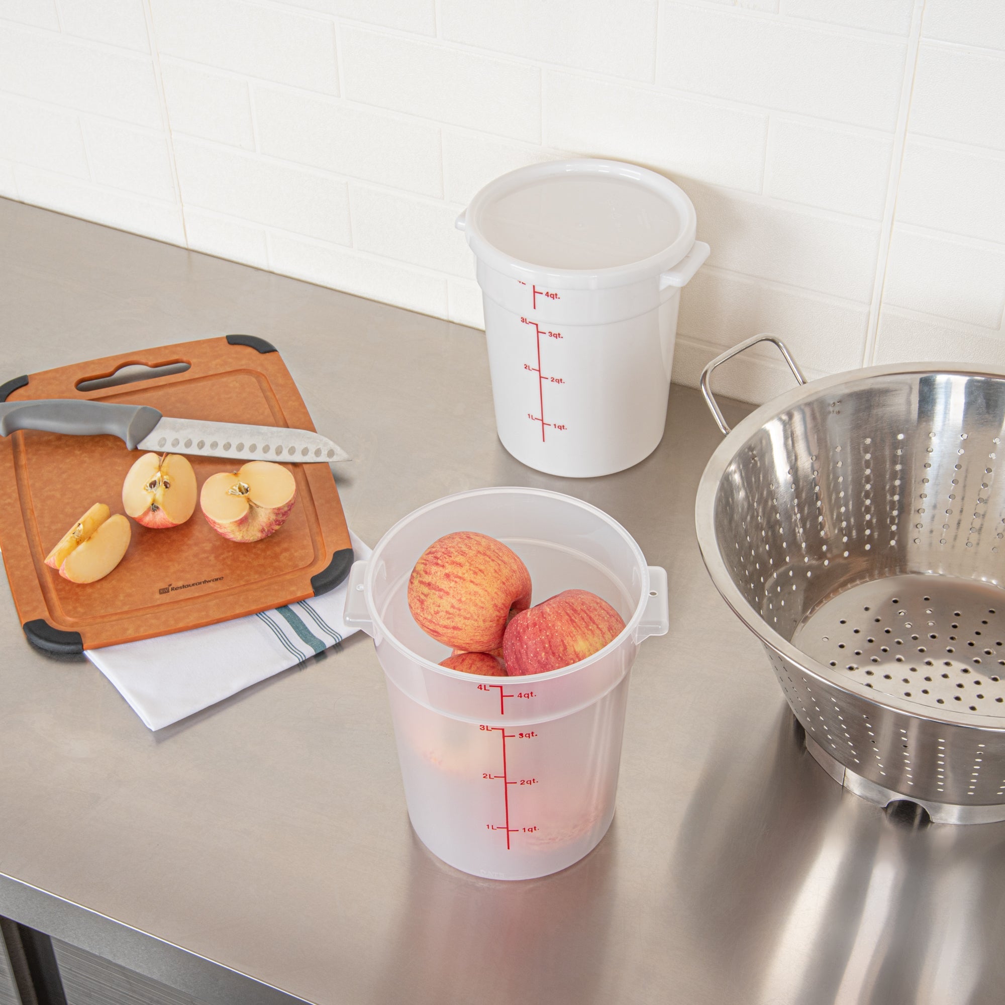 Met Lux 4 qt Round Translucent Plastic Food Storage Container - with Red Volume Markers - 7 1/4" x 7 1/4" x 8 1/2" - 1 count box