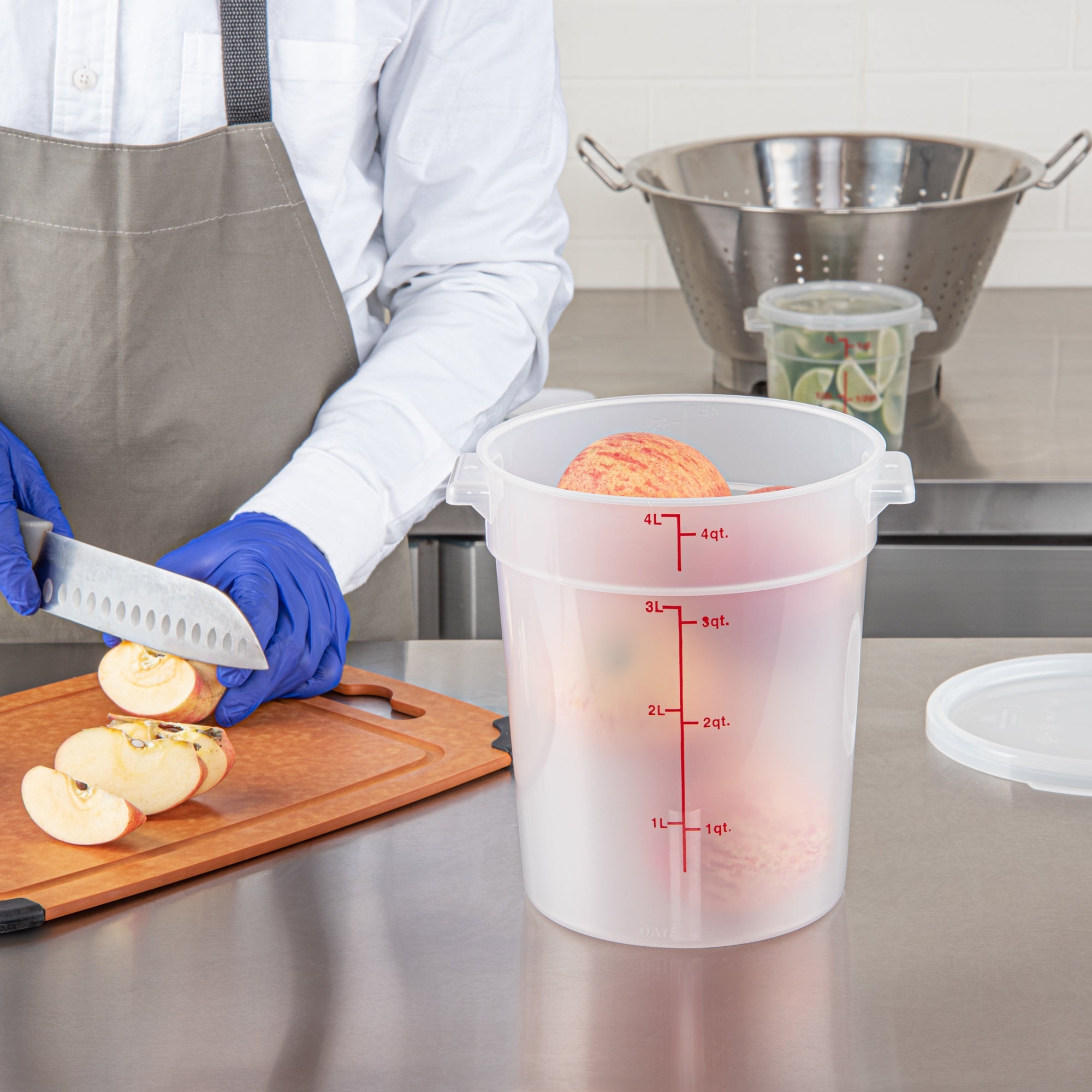 Met Lux 4 qt Round Translucent Plastic Food Storage Container - with Red Volume Markers - 7 1/4" x 7 1/4" x 8 1/2" - 10 count box