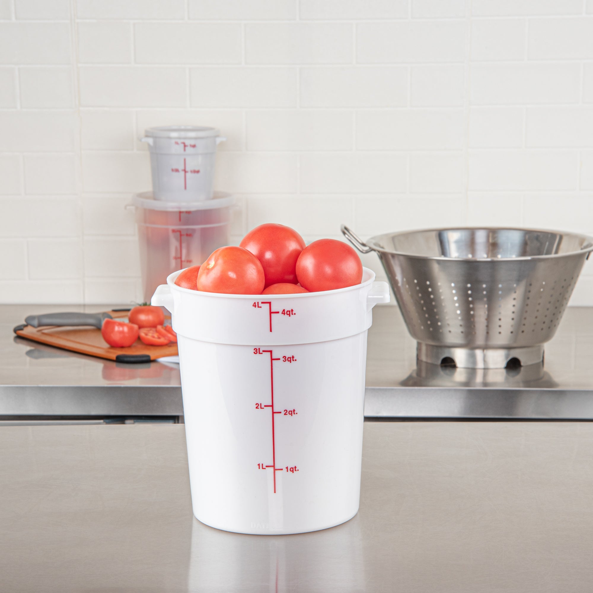 Met Lux 4 qt Round White Plastic Food Storage Container - with Red Volume Markers - 7 1/4" x 7 1/4" x 8 1/2" - 10 count box