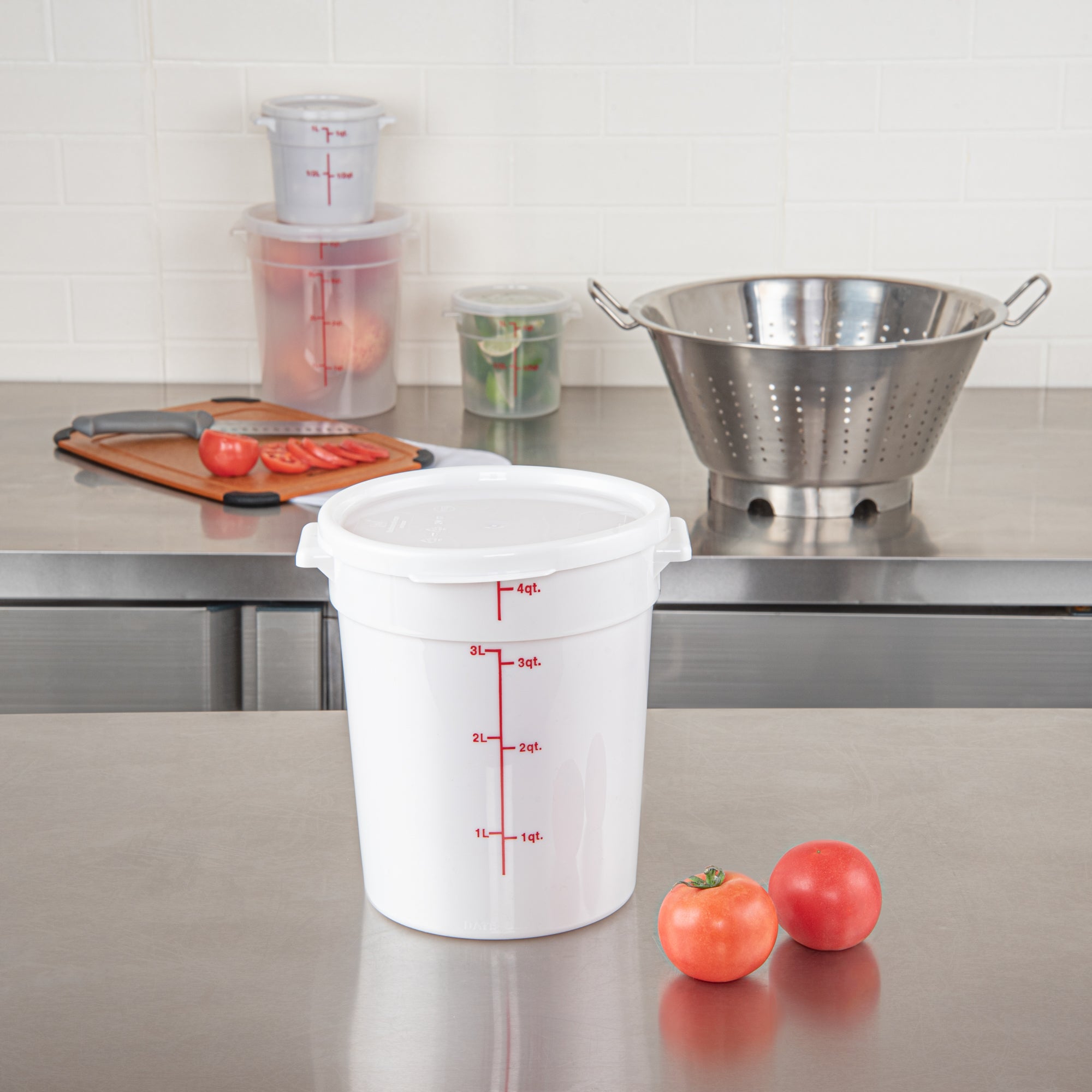Met Lux Round White Plastic Food Storage Container Lid - Fits 2 and 4 qt - 10 count box