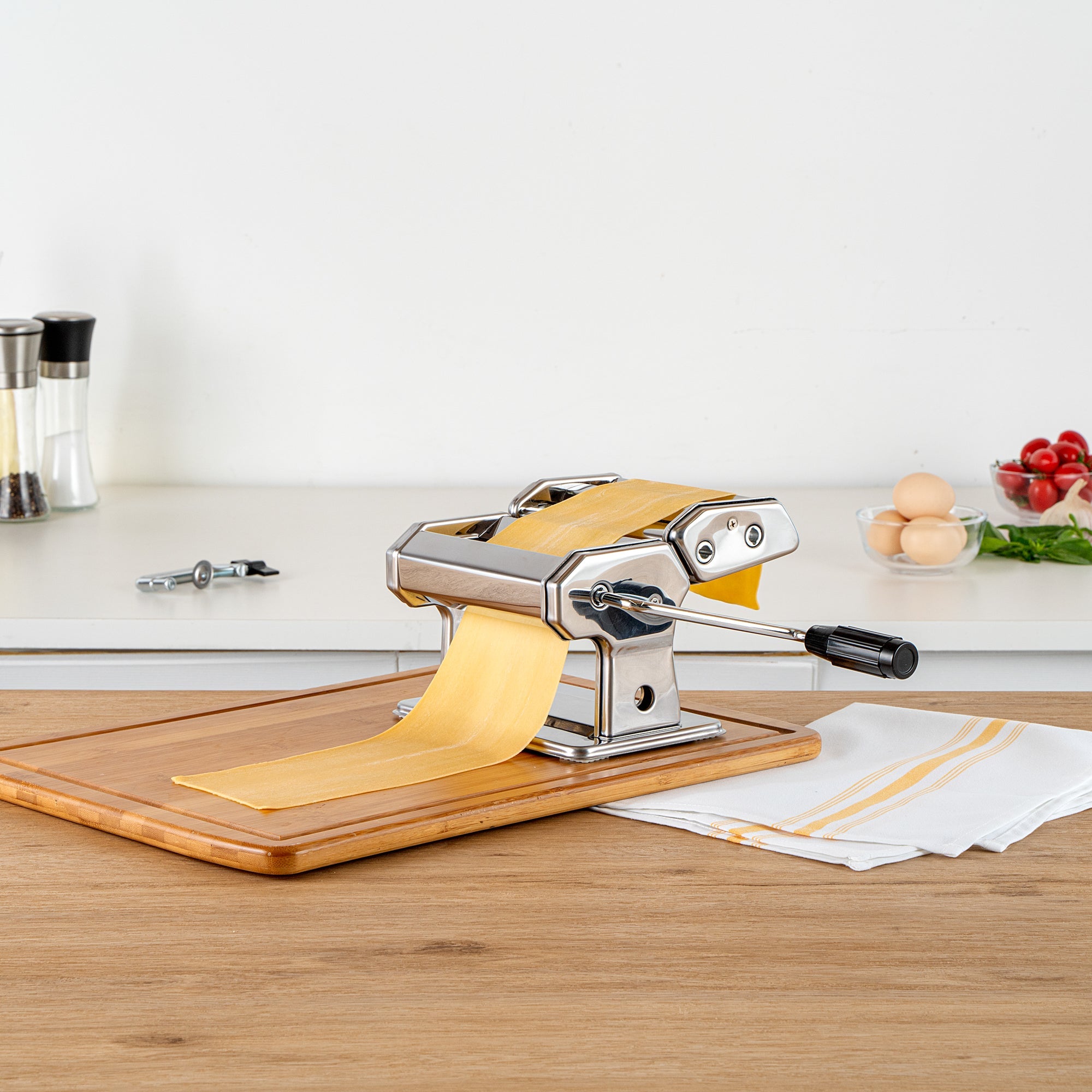 Met Lux Stainless Steel Manual Pasta Machine - 9 Adjustable Thickness Settings, with 2 Cutting Attachments - 1 count box