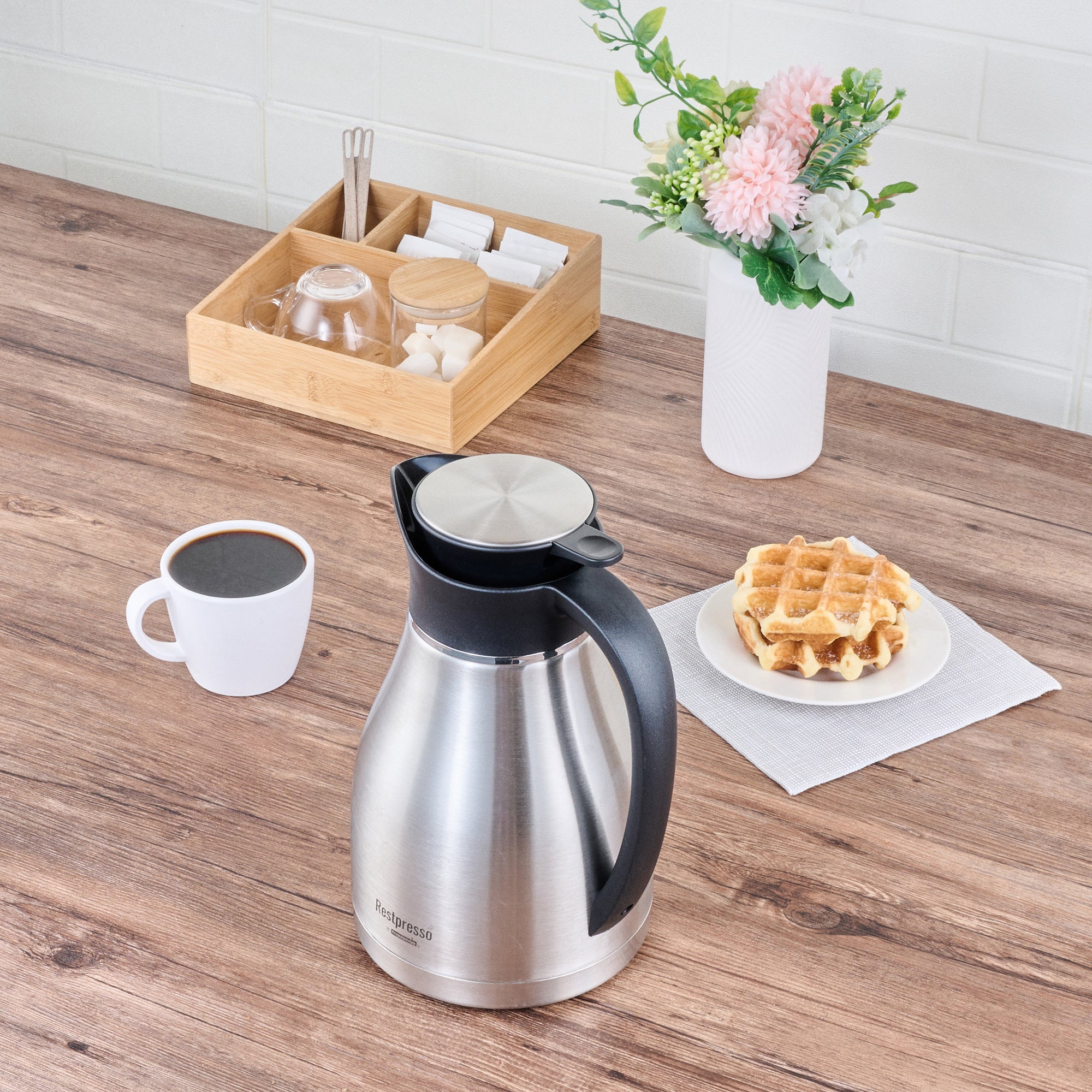 Restpresso 68 oz Vacuum Insulated Coffee Carafe / Server - 14" x 7 3/4" x 6" - 1 count box
