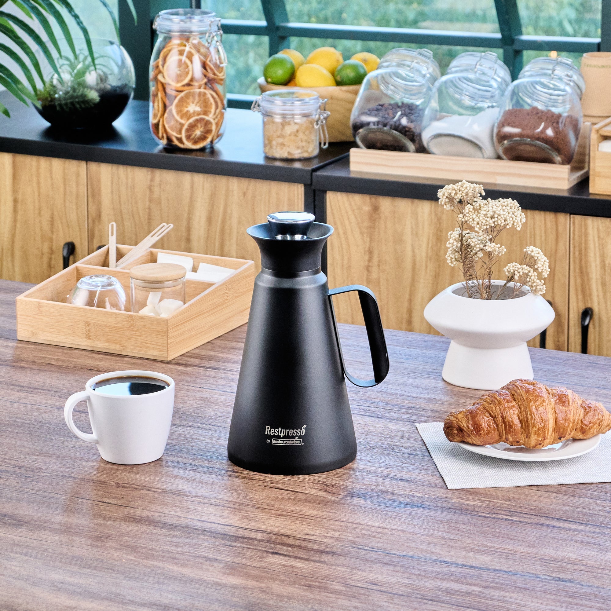 Restpresso 34 oz Black Vacuum Insulated Coffee / Tea Server - 360 Degree Pour - 1 count box