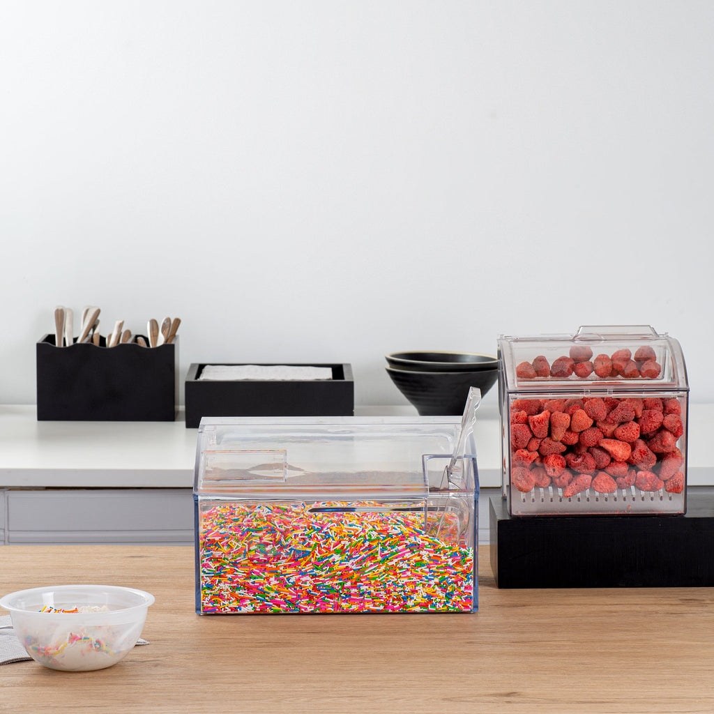 Met Lux 2 Gal Clear Plastic Topping Bin - 30 Cup, with Scoop - 7" x 9 3/4" x 11 3/4" - 1 count box