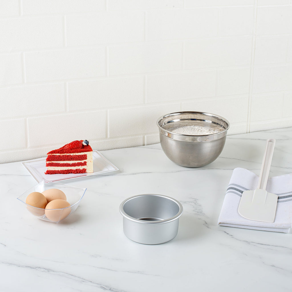 Met Lux Round Aluminum Straight-Sided Cake Pan - 4" x 4" x 2" - 1 count box