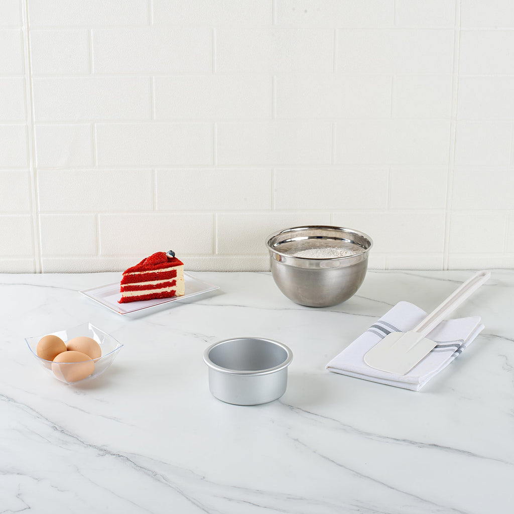 Met Lux Round Aluminum Straight-Sided Cake Pan - 4" x 4" x 2" - 1 count box