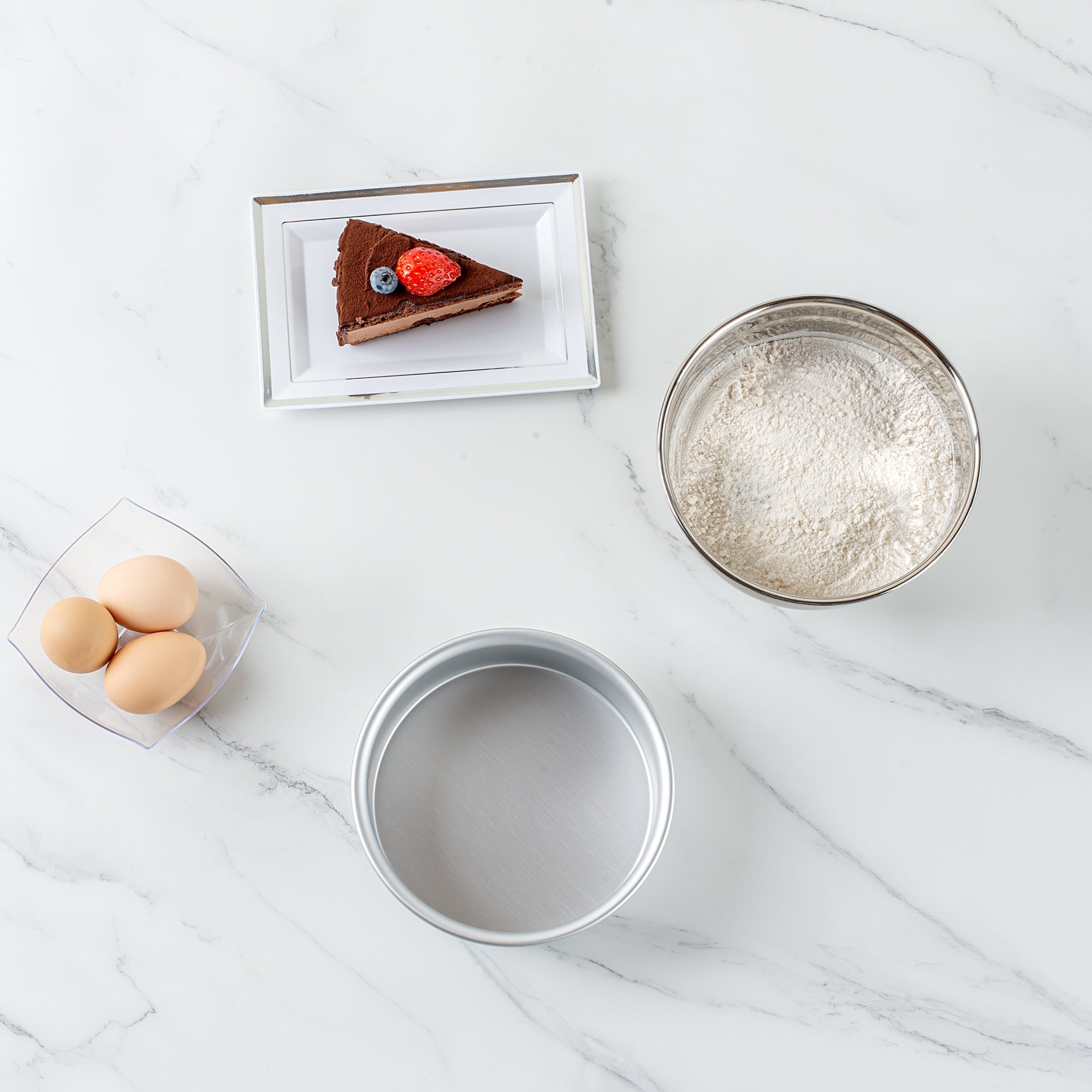 Met Lux Round Aluminum Straight-Sided Cake Pan - 6" x 6" x 2" - 1 count box