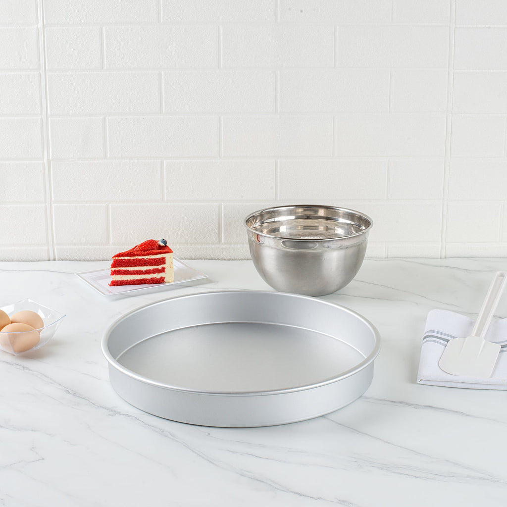 Met Lux Round Aluminum Straight-Sided Cake Pan - 14" x 14" x 2" - 1 count box