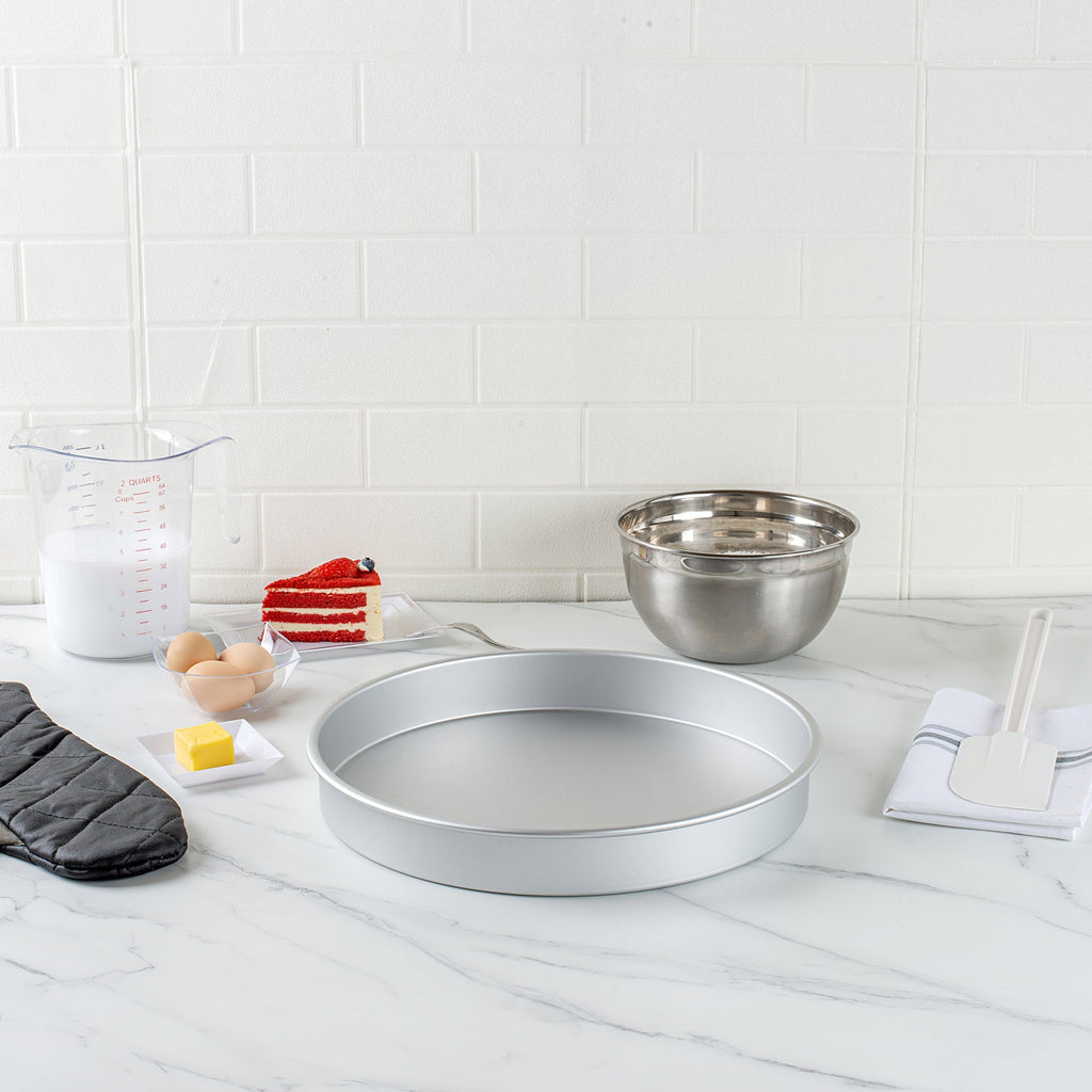 Met Lux Round Aluminum Straight-Sided Cake Pan - 14" x 14" x 2" - 1 count box