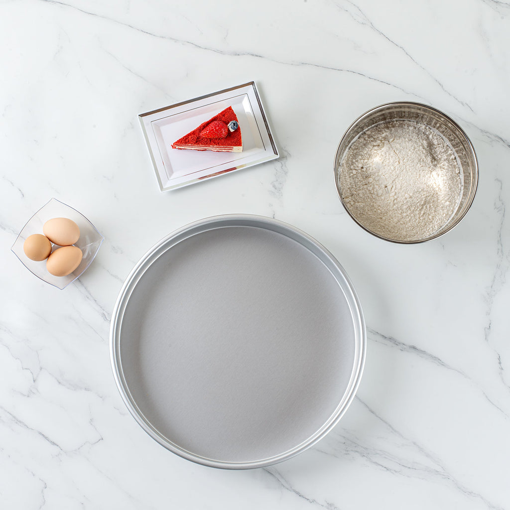 Met Lux Round Aluminum Straight-Sided Cake Pan - 14" x 14" x 2" - 12 count box