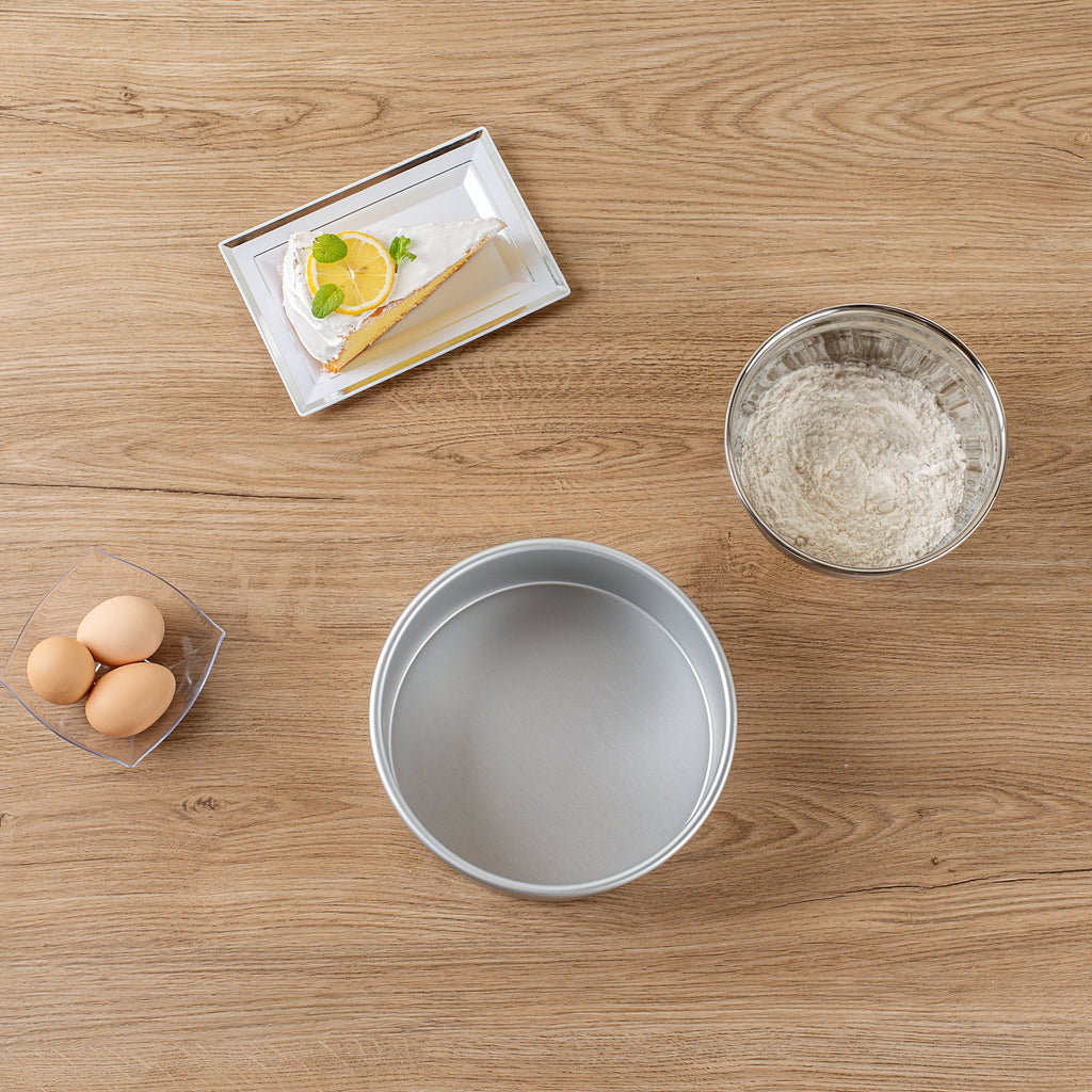 Met Lux Round Aluminum Straight-Sided Cake Pan - 8" x 8" x 3" - 1 count box