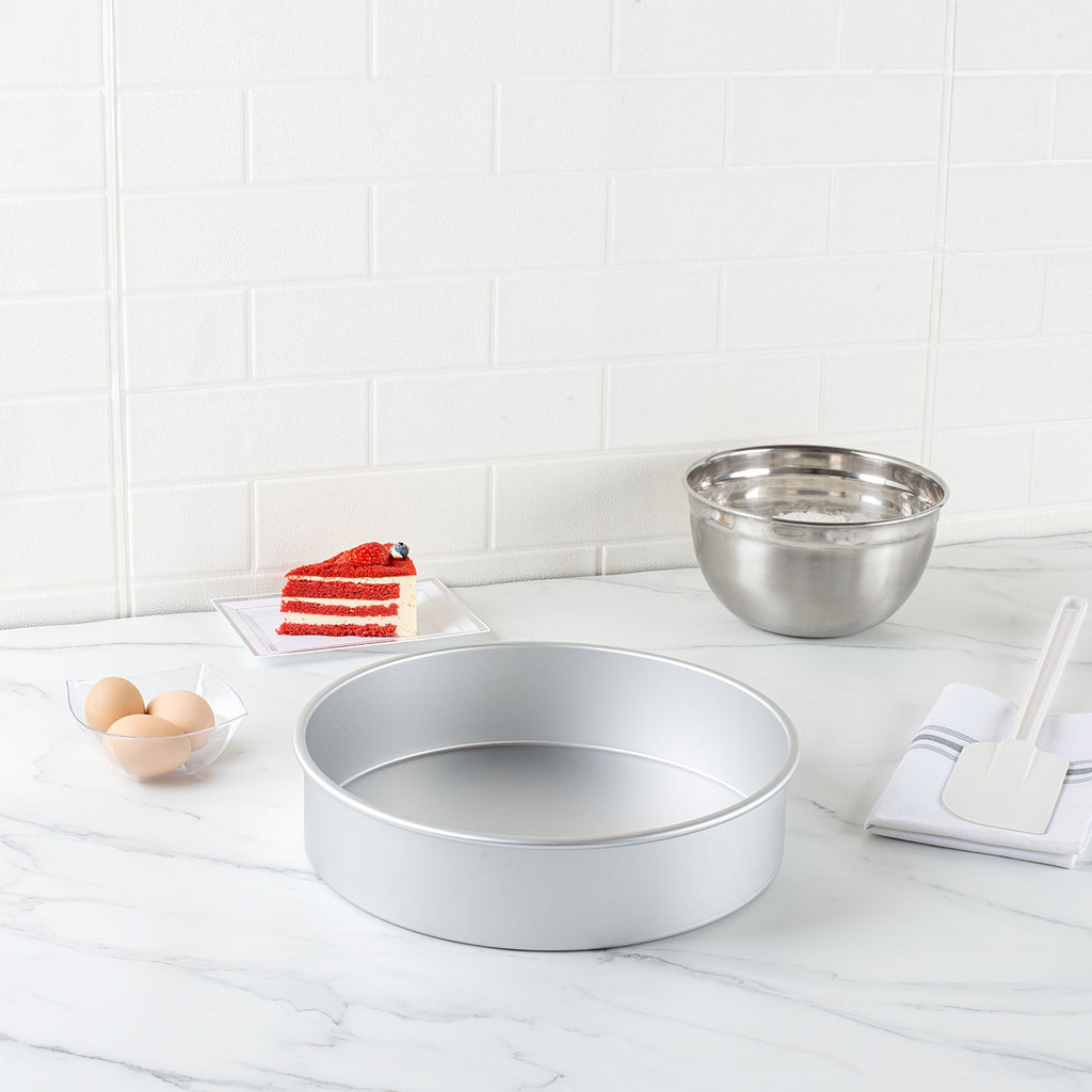 Met Lux Round Aluminum Straight-Sided Cake Pan - 12" x 12" x 3" - 12 count box