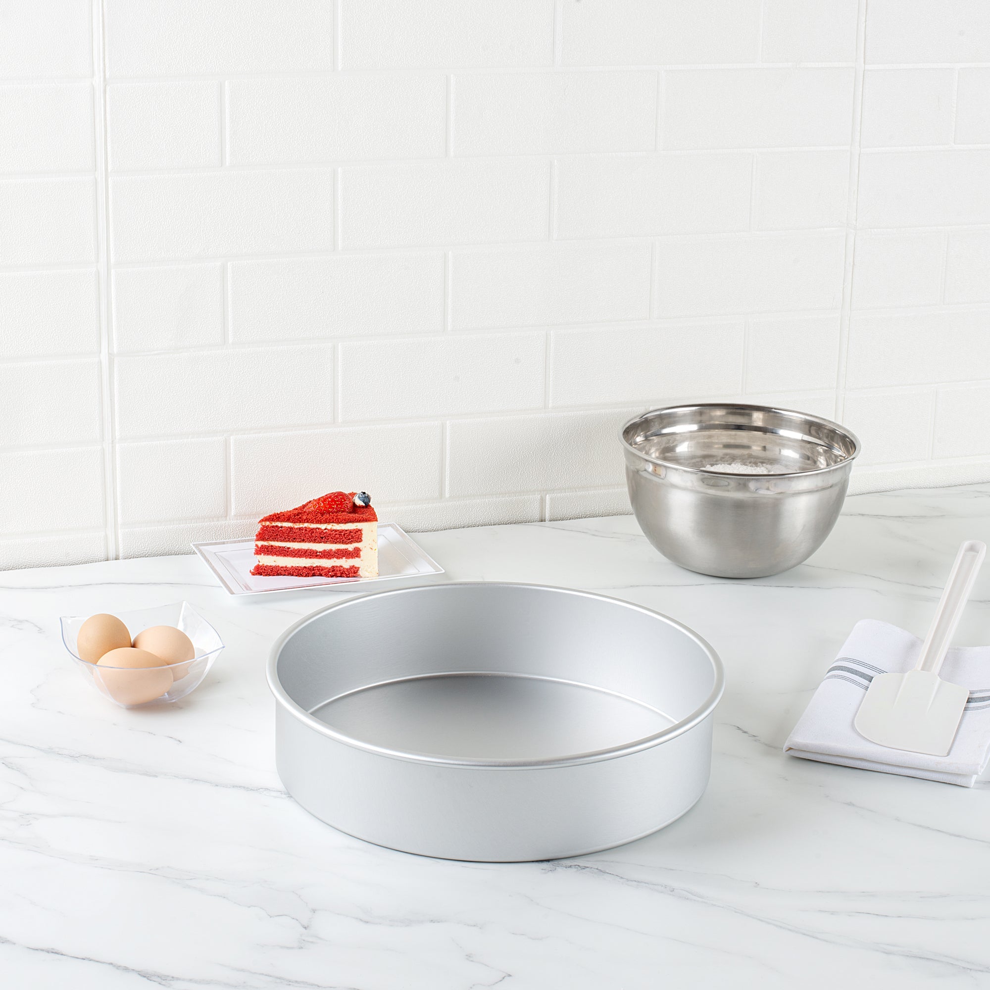 Met Lux Round Aluminum Straight-Sided Cake Pan - 12" x 12" x 3" - 12 count box