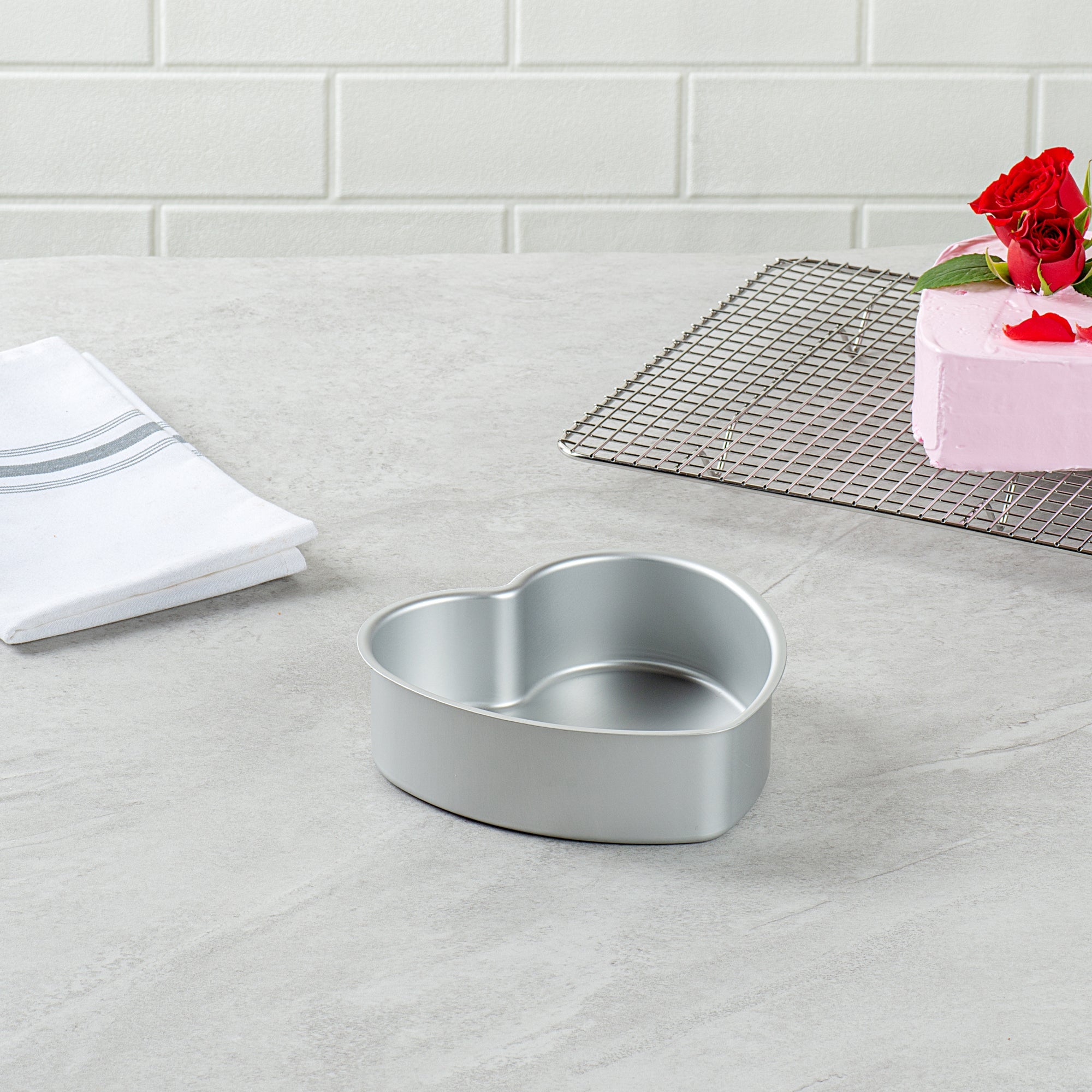 Met Lux Heart Aluminum Cake Pan - 6" x 6" x 2" - 1 count box