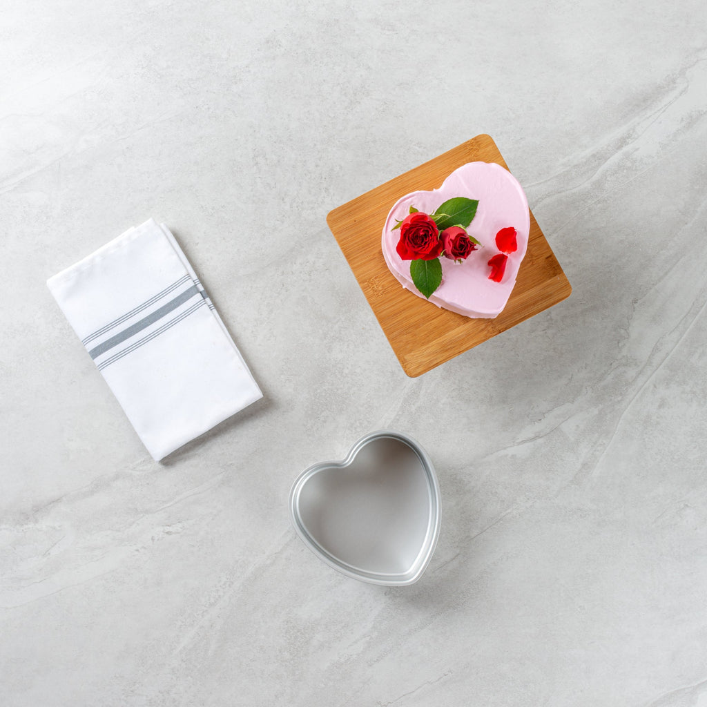 Met Lux Heart Aluminum Cake Pan - 6" x 6" x 2" - 12 count box