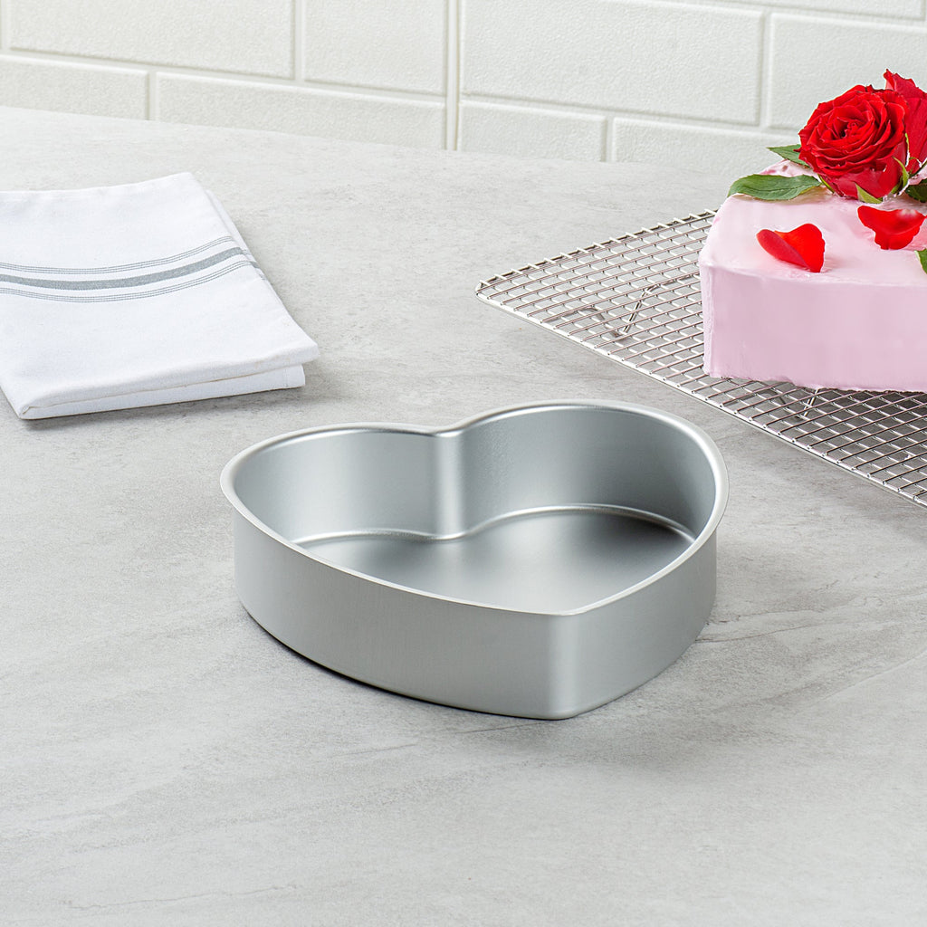 Met Lux Heart Aluminum Cake Pan - 8" x 8" x 2" - 12 count box