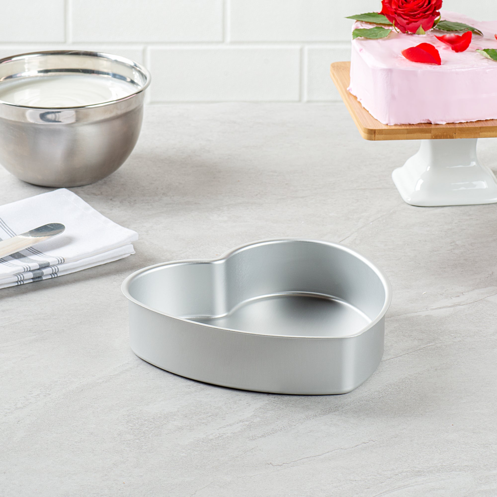 Met Lux Heart Aluminum Cake Pan - 8" x 8" x 2" - 12 count box