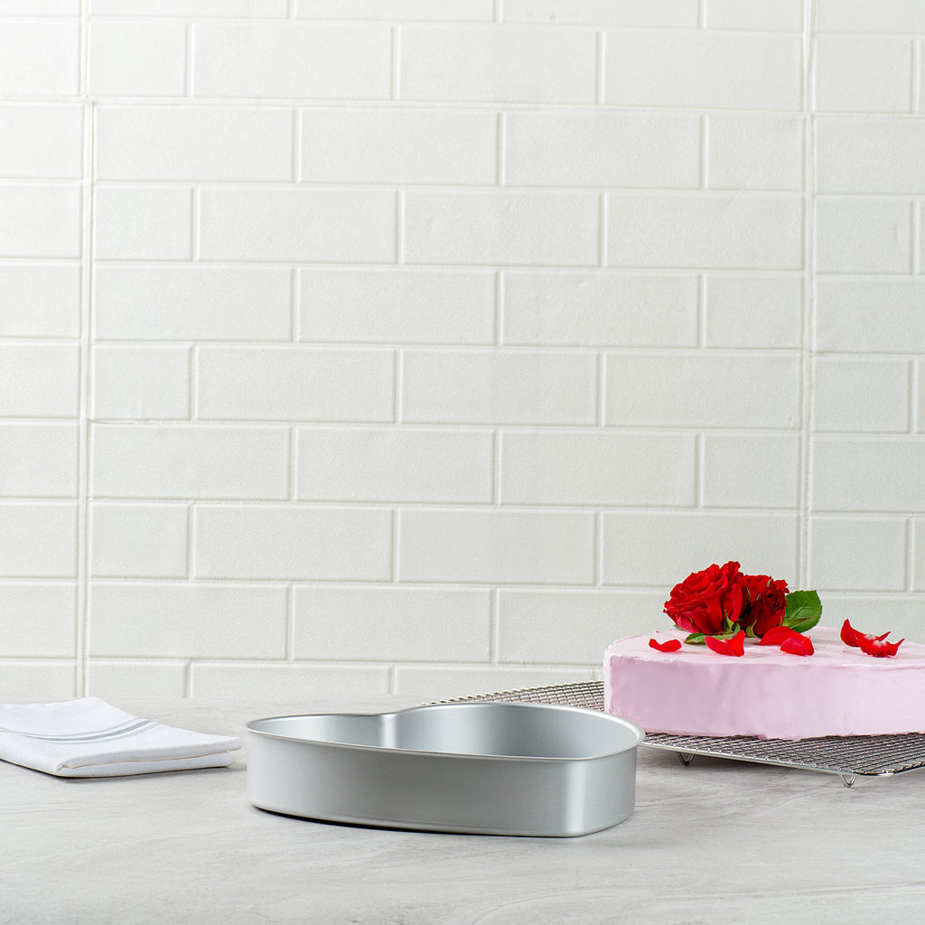 Met Lux Heart Aluminum Cake Pan - 10" x 10" x 2" - 1 count box