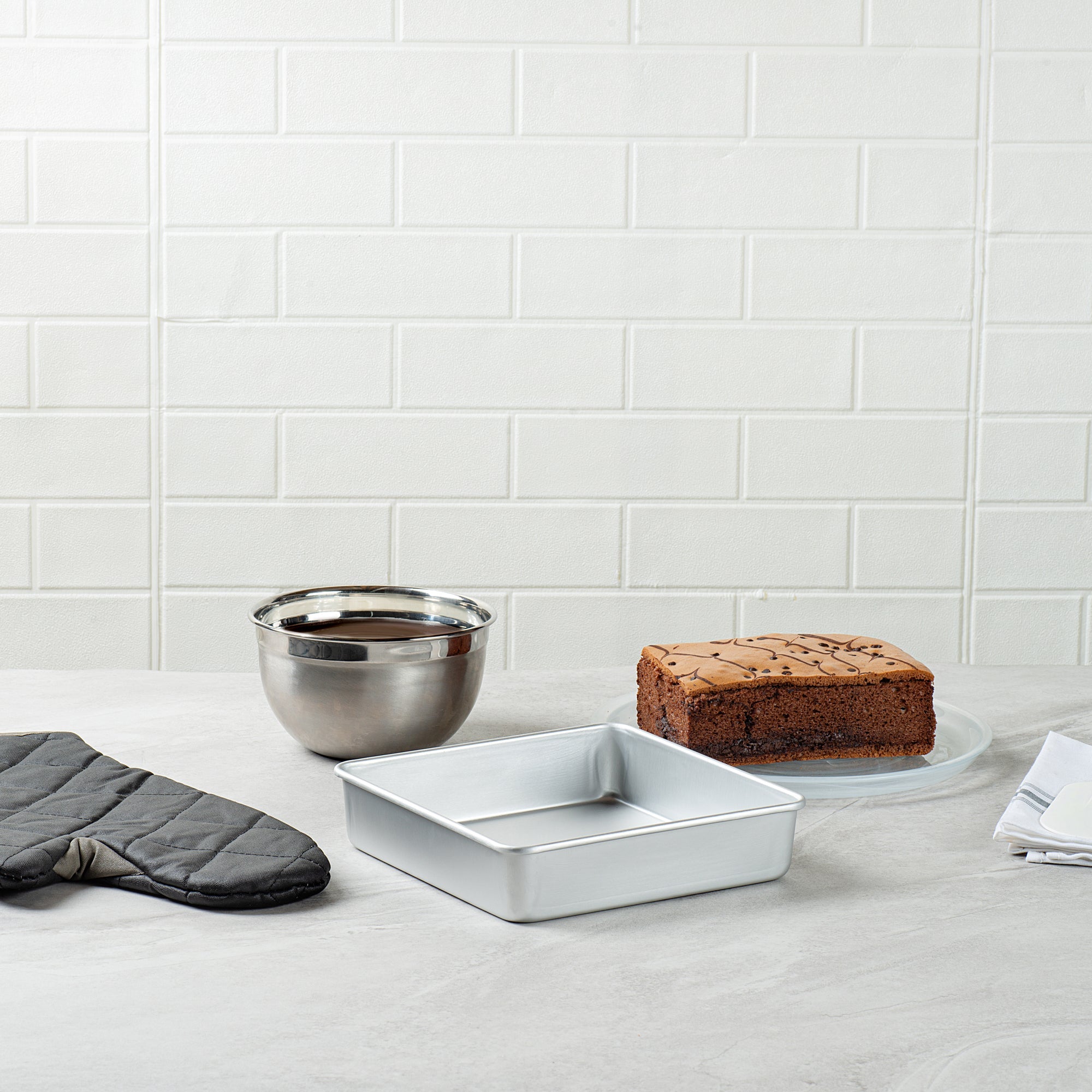 Met Lux Square Aluminum Cake Pan - 8" x 8" x 2" - 12 count box