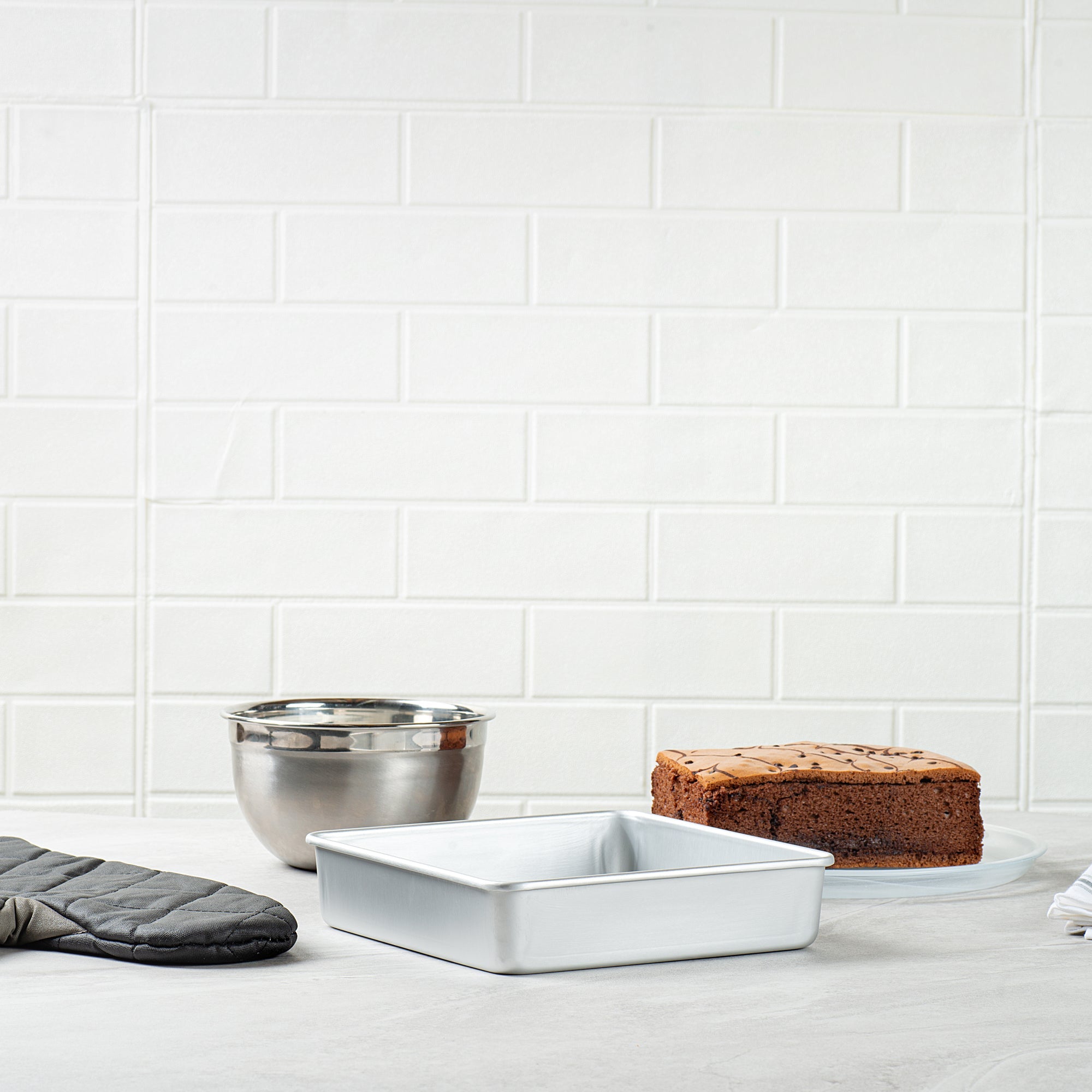 Met Lux Square Aluminum Cake Pan - 8" x 8" x 2" - 12 count box