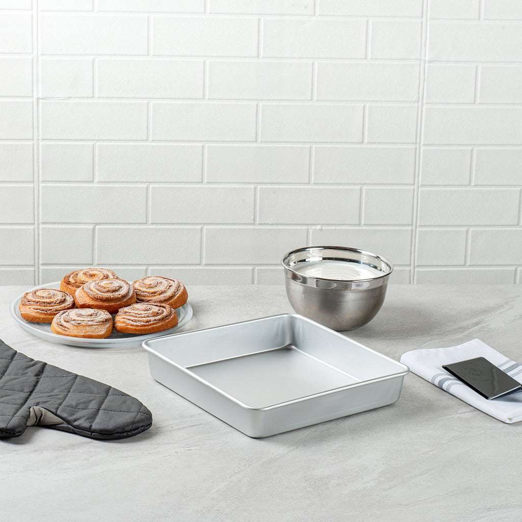 Met Lux Square Aluminum Cake Pan - 10" x 10" x 2" - 12 count box