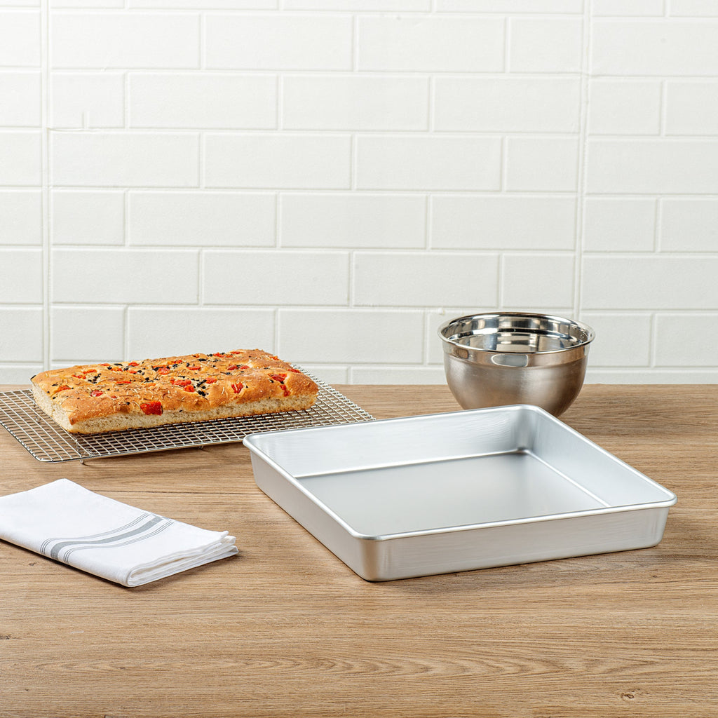 Met Lux Square Aluminum Cake Pan - 12" x 12" x 2" - 12 count box