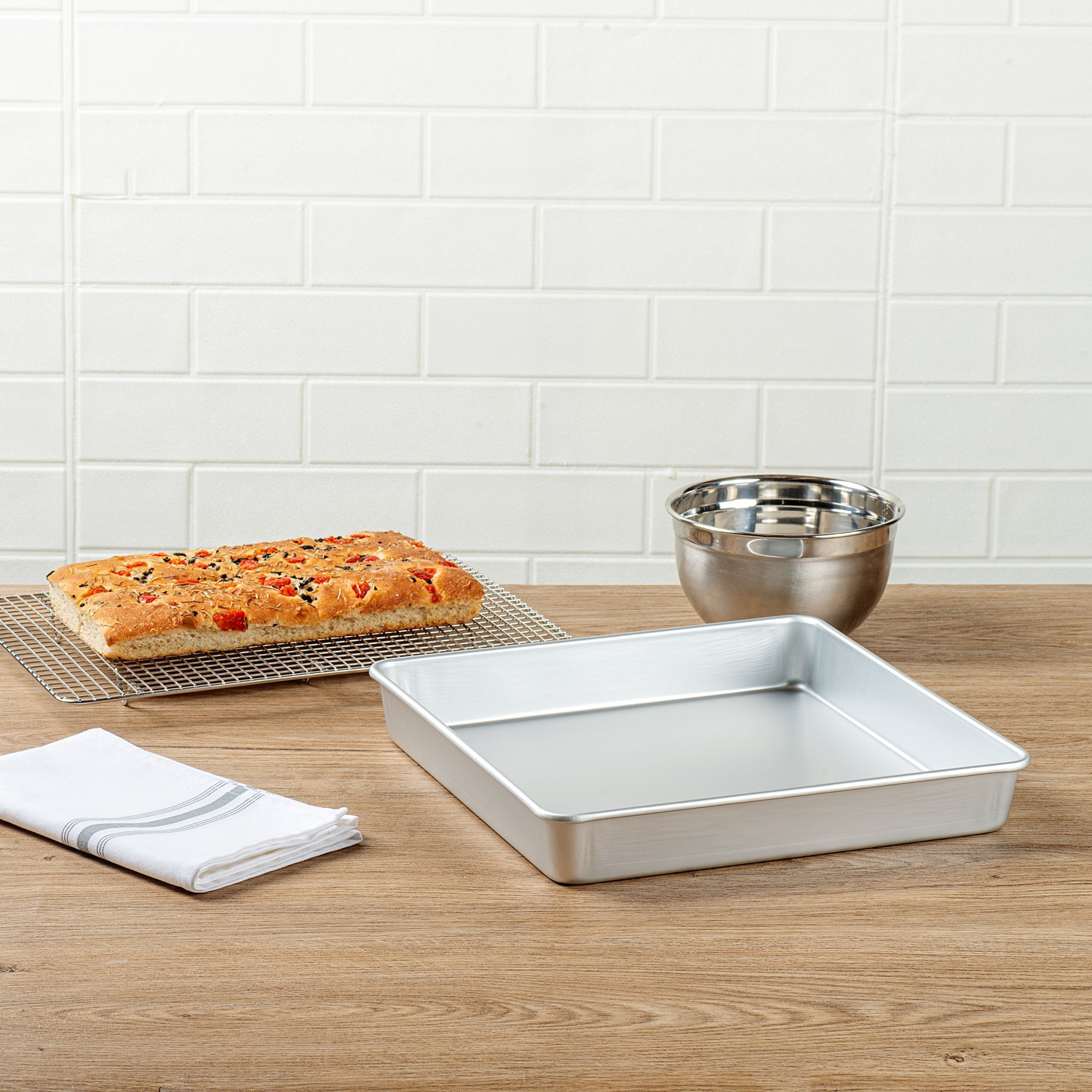 Met Lux Square Aluminum Cake Pan - 12" x 12" x 2" - 12 count box