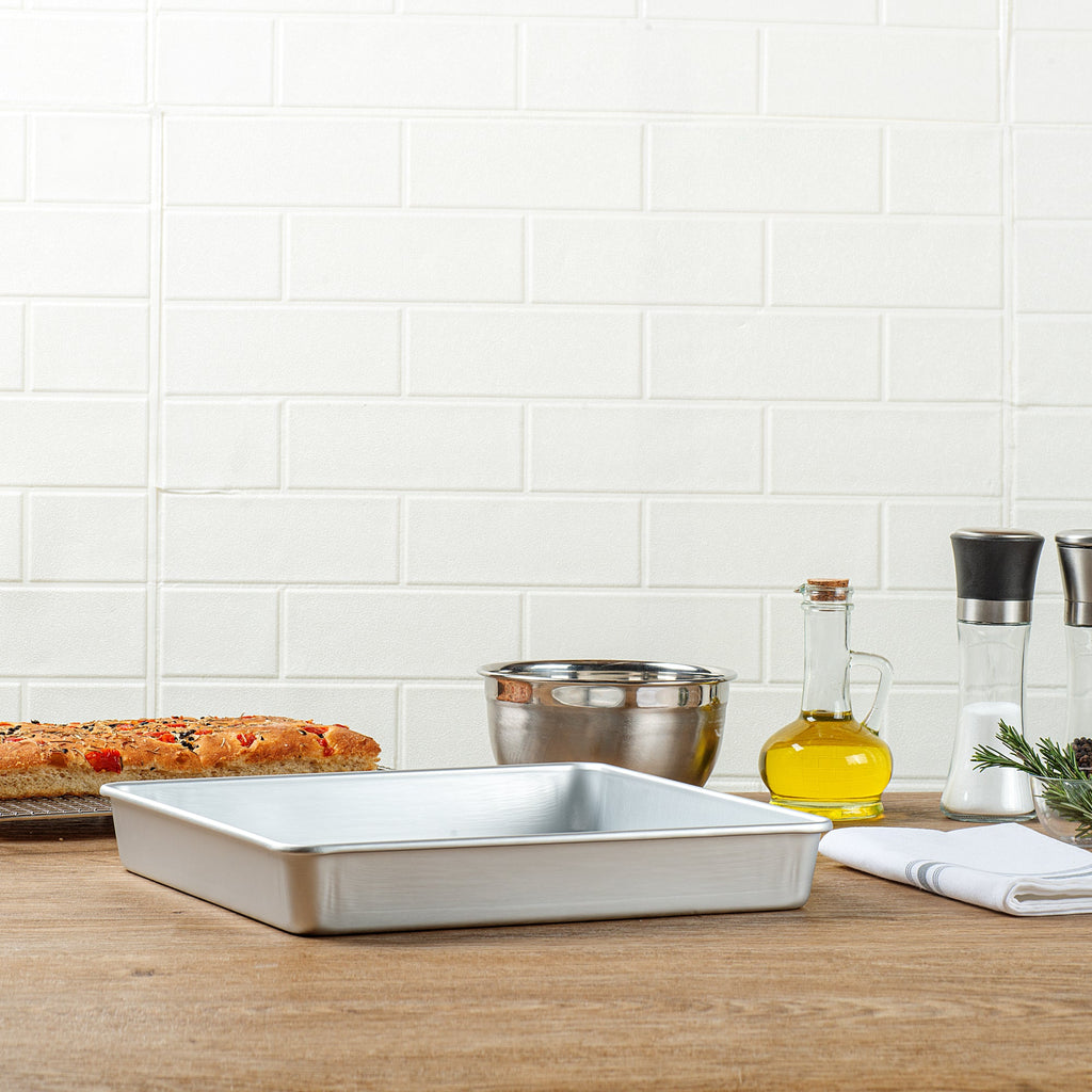 Met Lux Square Aluminum Cake Pan - 12" x 12" x 2" - 12 count box