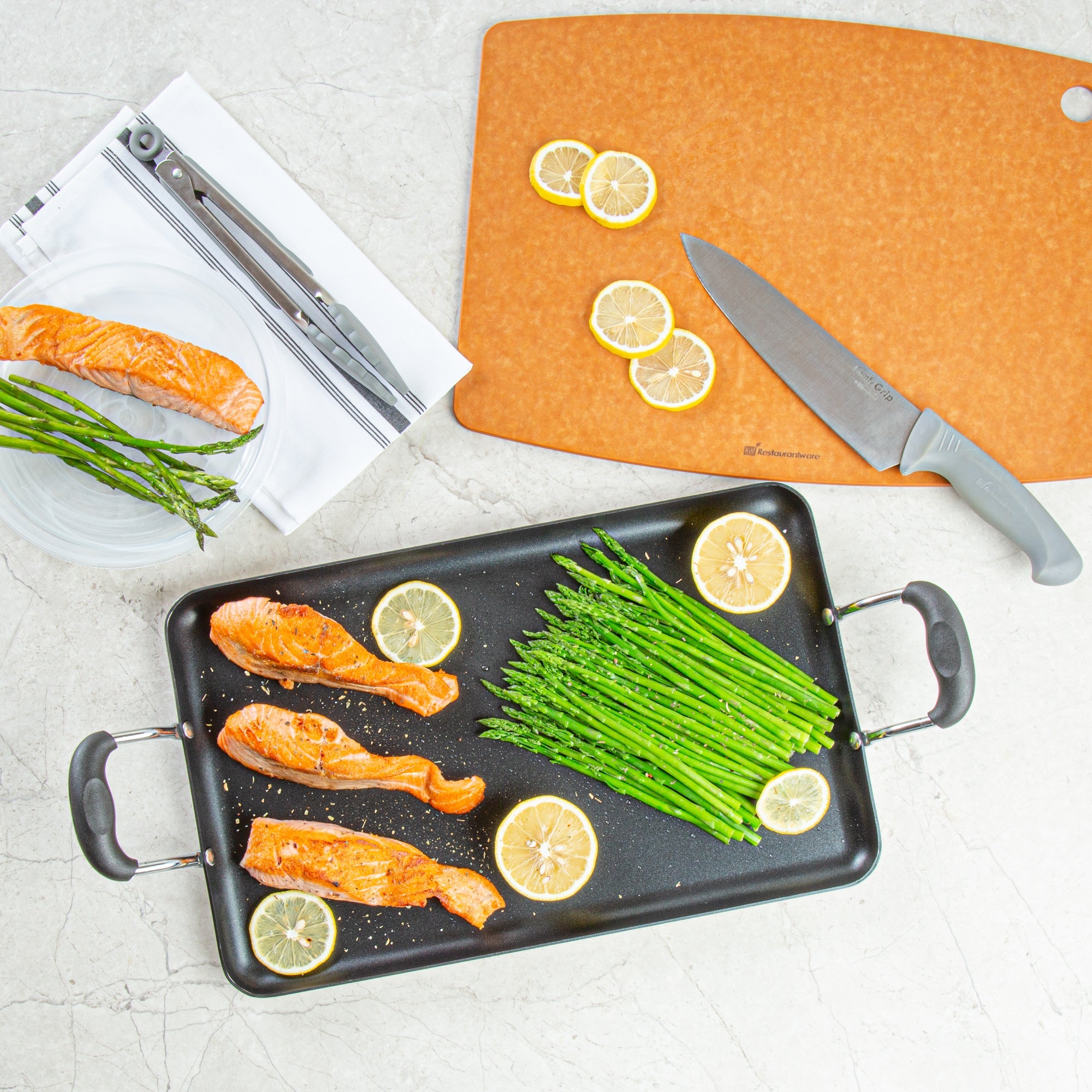Met Lux Aluminum Double Burner Griddle - Non-Stick, with Bakelite Handles - 16 1/2" x 10 1/2" - 10 count box