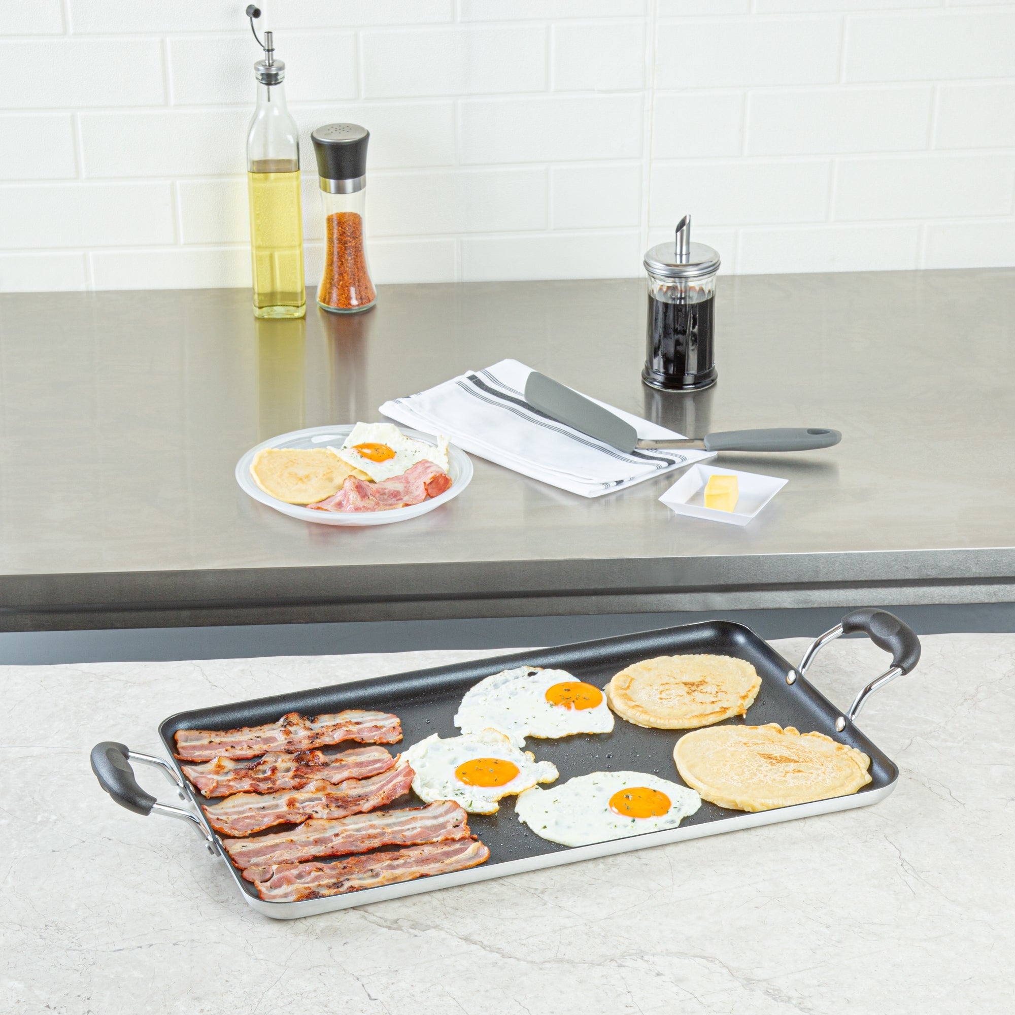 Met Lux Aluminum Double Burner Griddle - Non-Stick, with Bakelite Handles - 19" x 11 3/4" - 1 count box