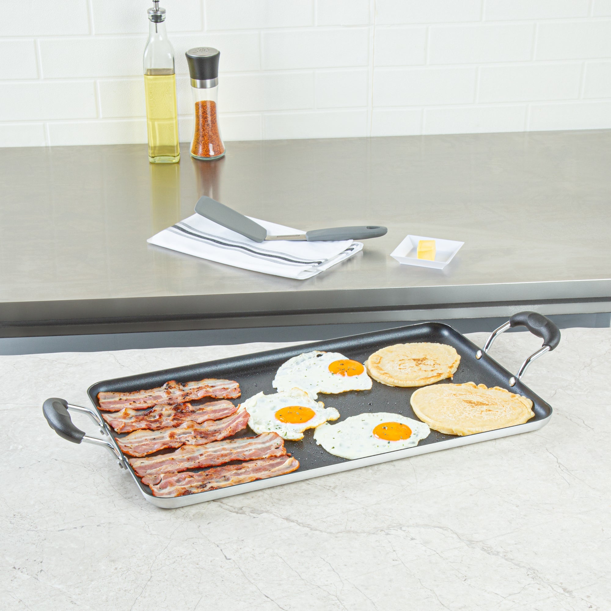 Met Lux Aluminum Double Burner Griddle - Non-Stick, with Bakelite Handles - 19" x 11 3/4" - 1 count box