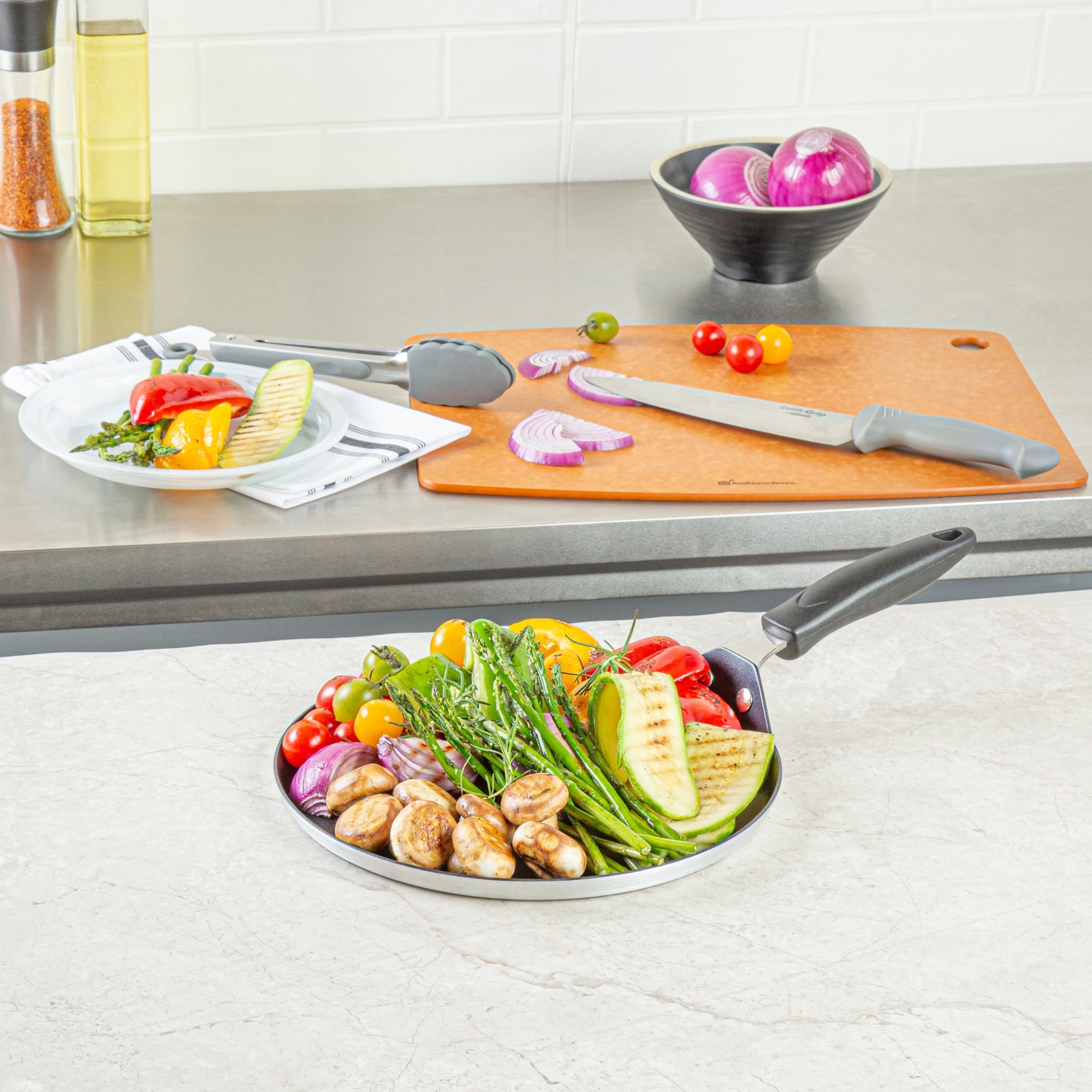 Met Lux Round Aluminum Griddle - Non-Stick, with Bakelite Handles - 10" - 1 count box