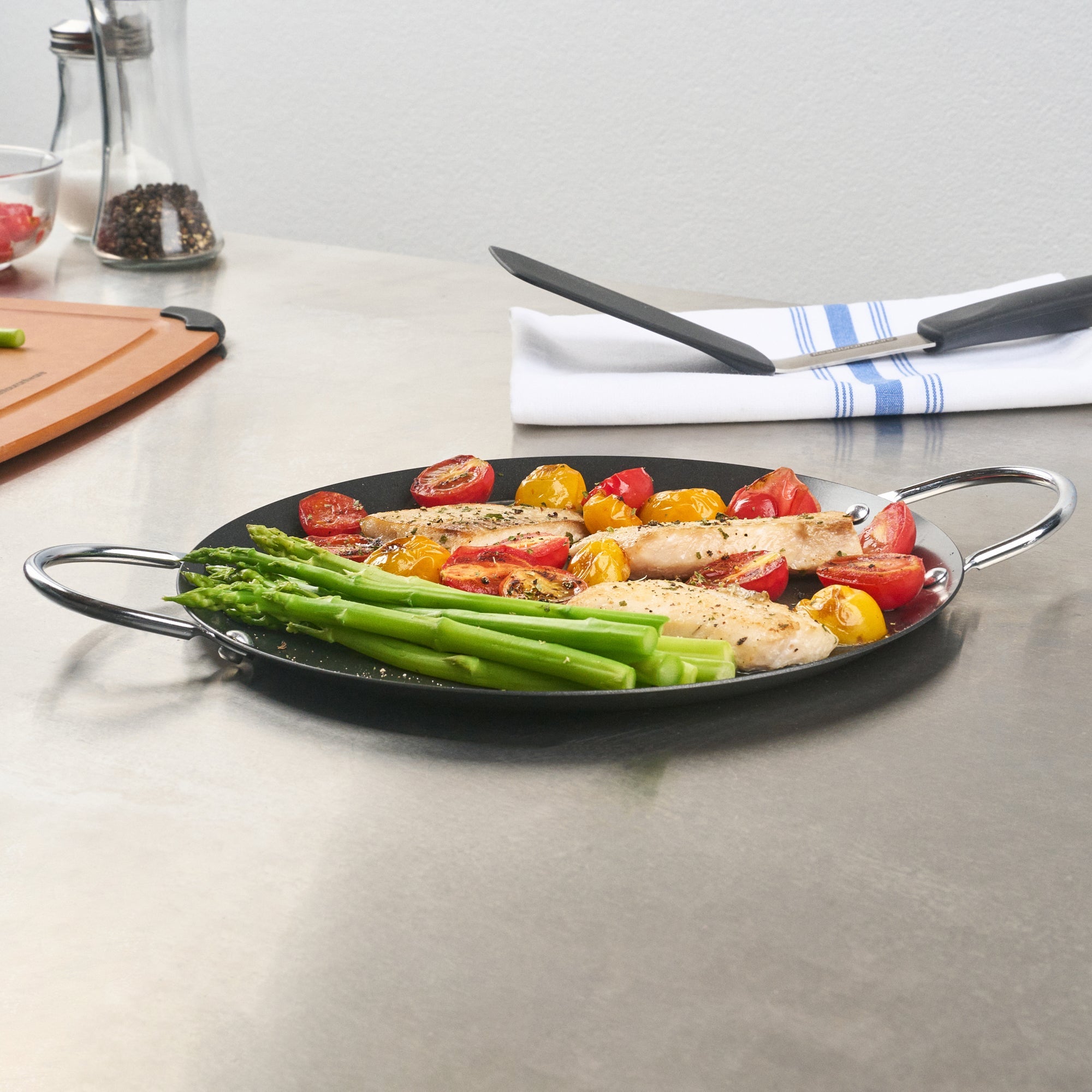 Met Lux Round Carbon Steel Griddle - Non-Stick, with Chrome Handles - 9" - 1 count box