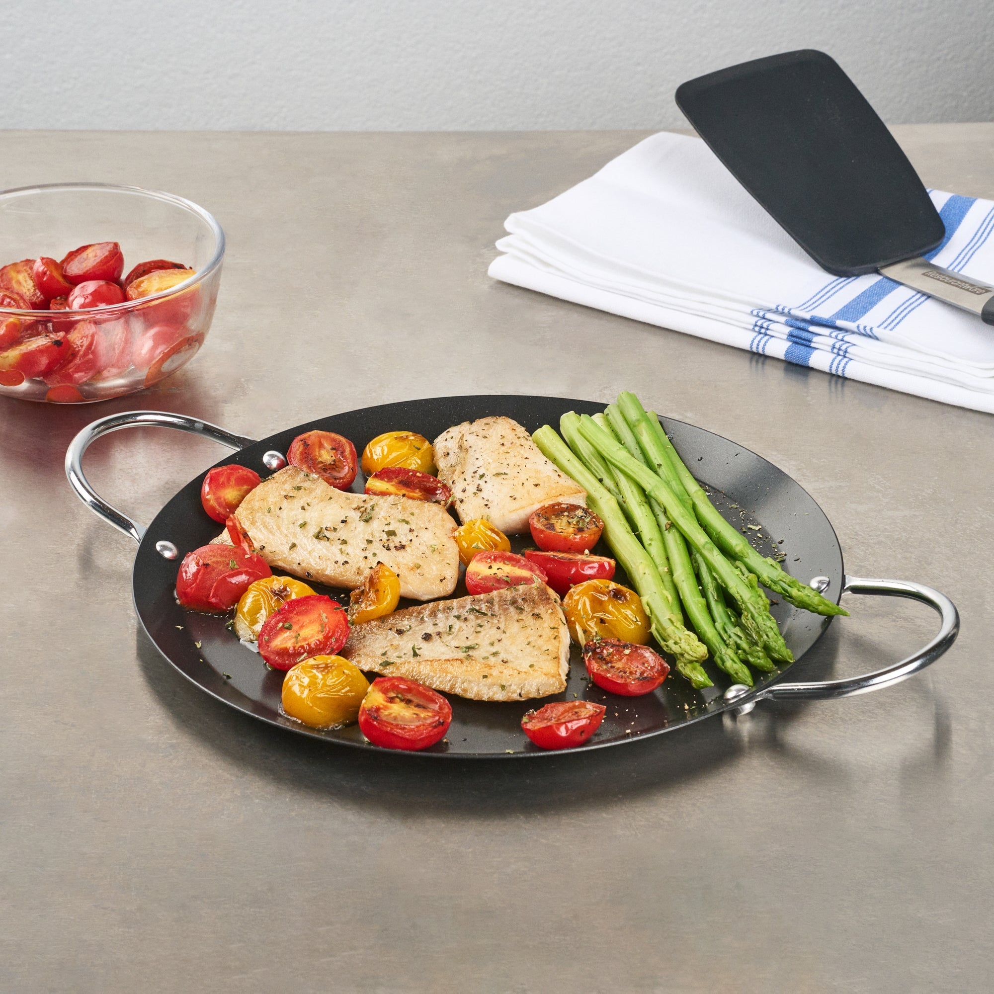 Met Lux Round Carbon Steel Griddle - Non-Stick, with Chrome Handles - 9" - 10 count box