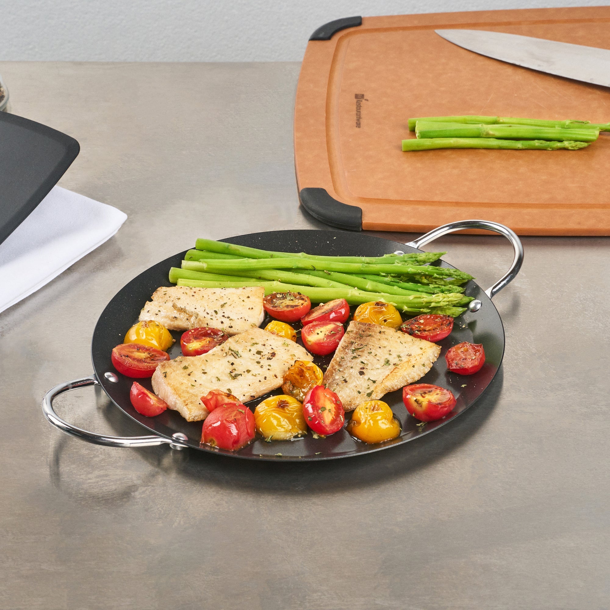Met Lux Round Carbon Steel Griddle - Non-Stick, with Chrome Handles - 9" - 10 count box