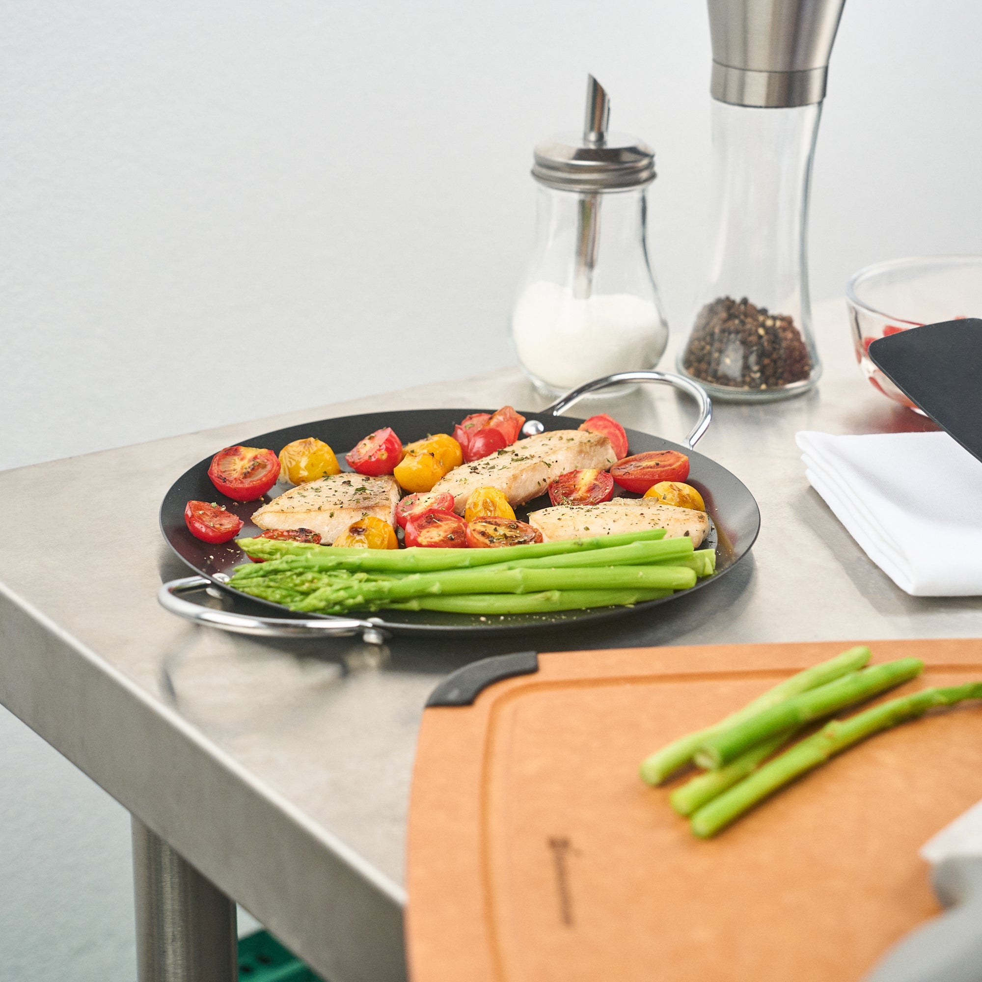 Met Lux Round Carbon Steel Griddle - Non-Stick, with Chrome Handles - 9" - 10 count box