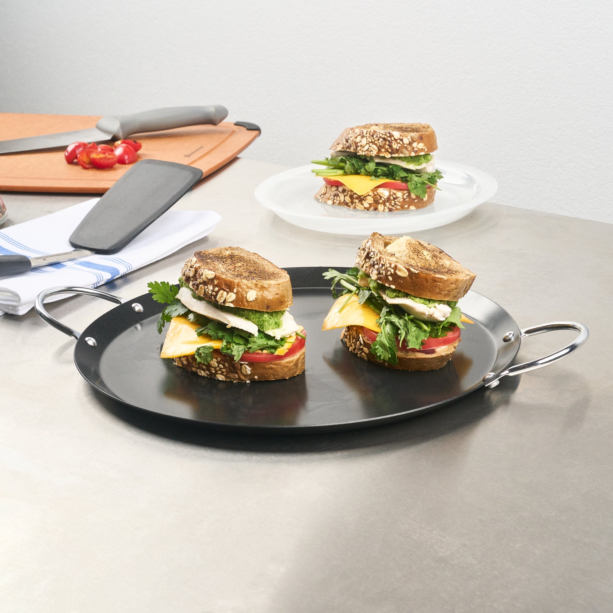 Met Lux Round Carbon Steel Griddle - Non-Stick, with Chrome Handles - 11" - 10 count box
