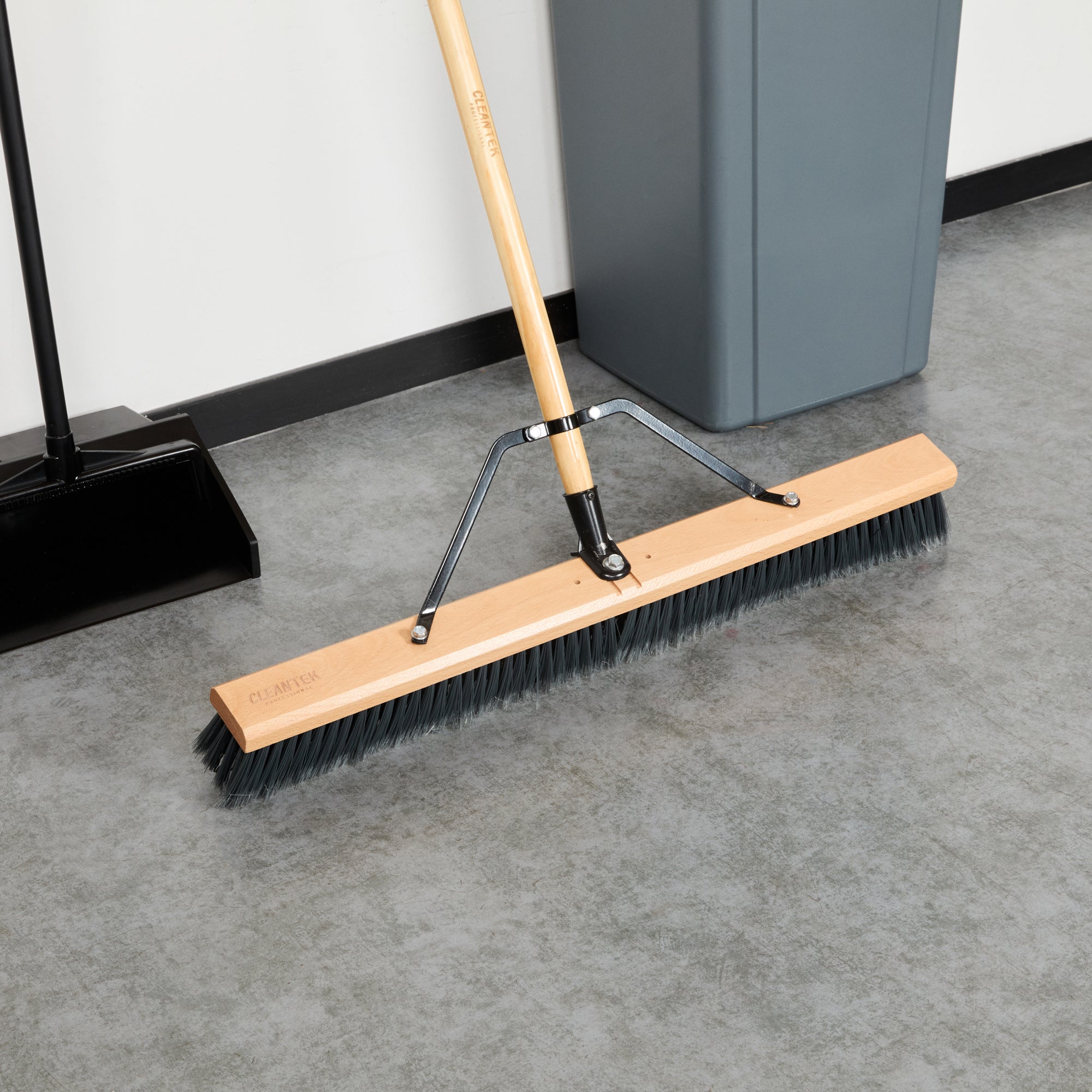 Clean Tek Professional 30" Hardwood Contractor / Push Broom Head - with Medium Flagged Bristles - 1 count box