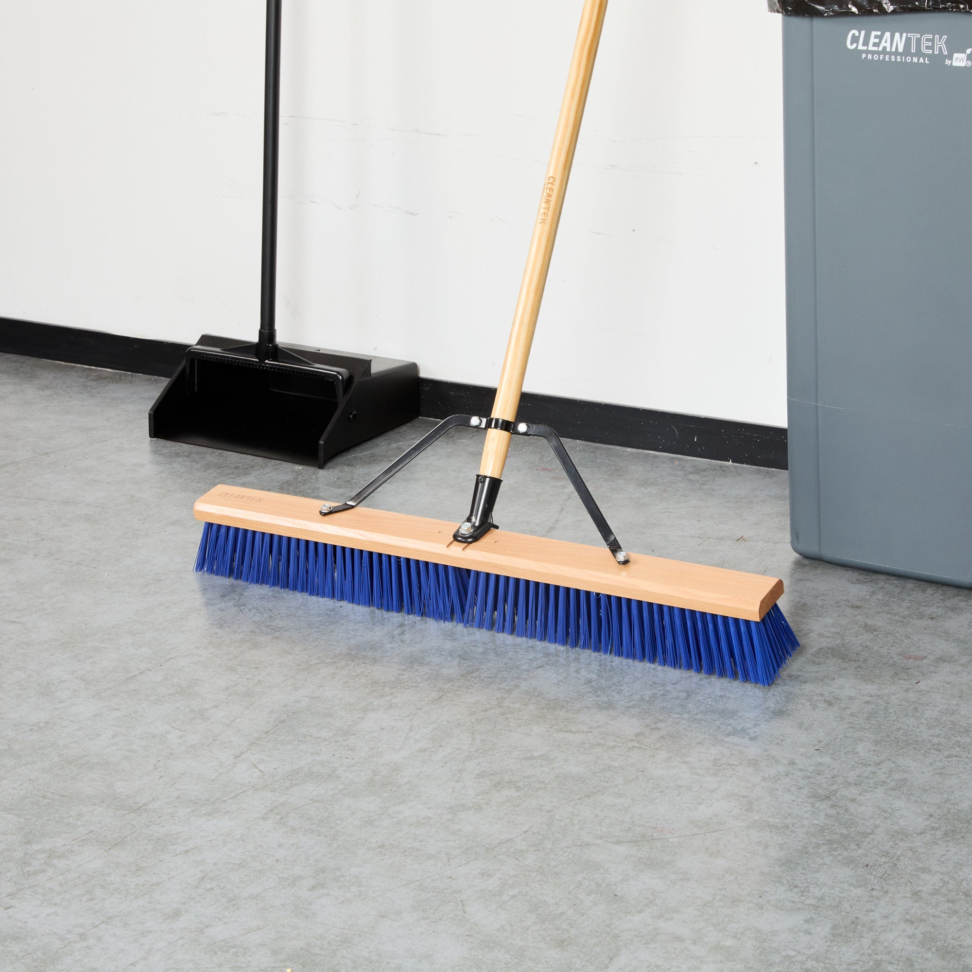 Clean Tek Professional 30" Hardwood Contractor / Push Broom Head - with Heavy Flagged Bristles - 1 count box
