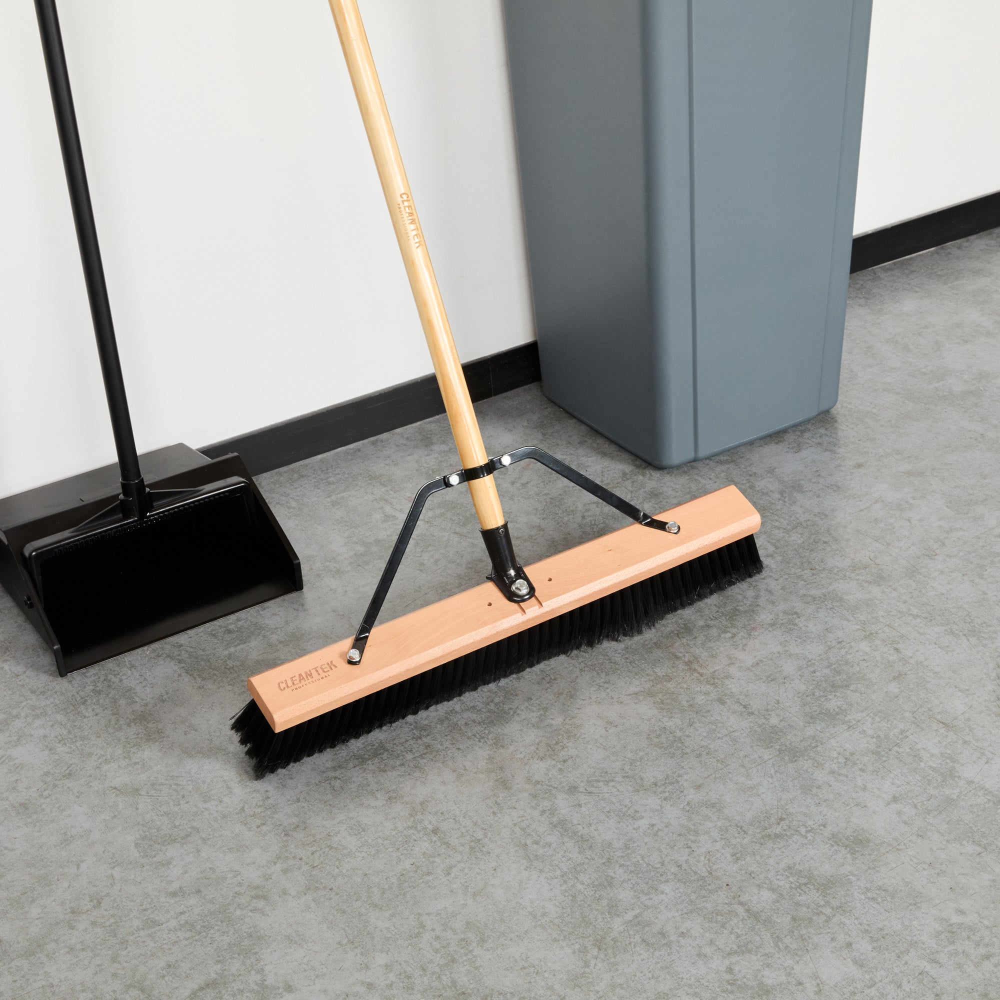 Clean Tek Professional Iron Black Powder-Coated Brace - For Wooden Push Brooms - 11 1/2" - 1 count box