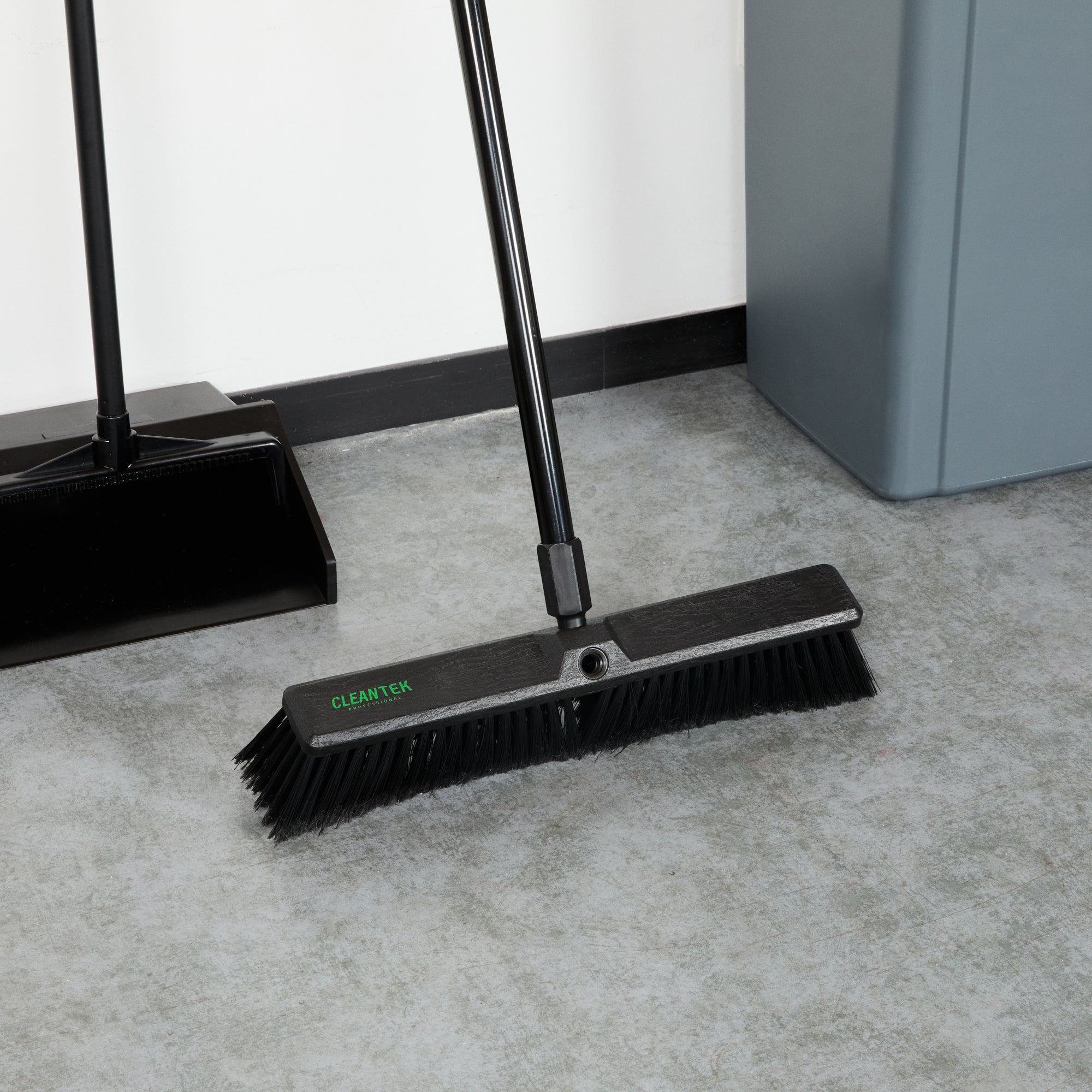 Clean Tek Professional 17 1/4" Black Plastic Push Broom Head - with Fine Flagged Bristles - 1 count box