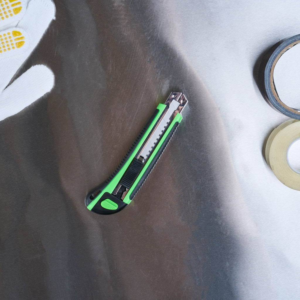 Handy Tek Green Snap Off Blade Knife - Anti-Slip Handle - 6 3/4" - 12 count box